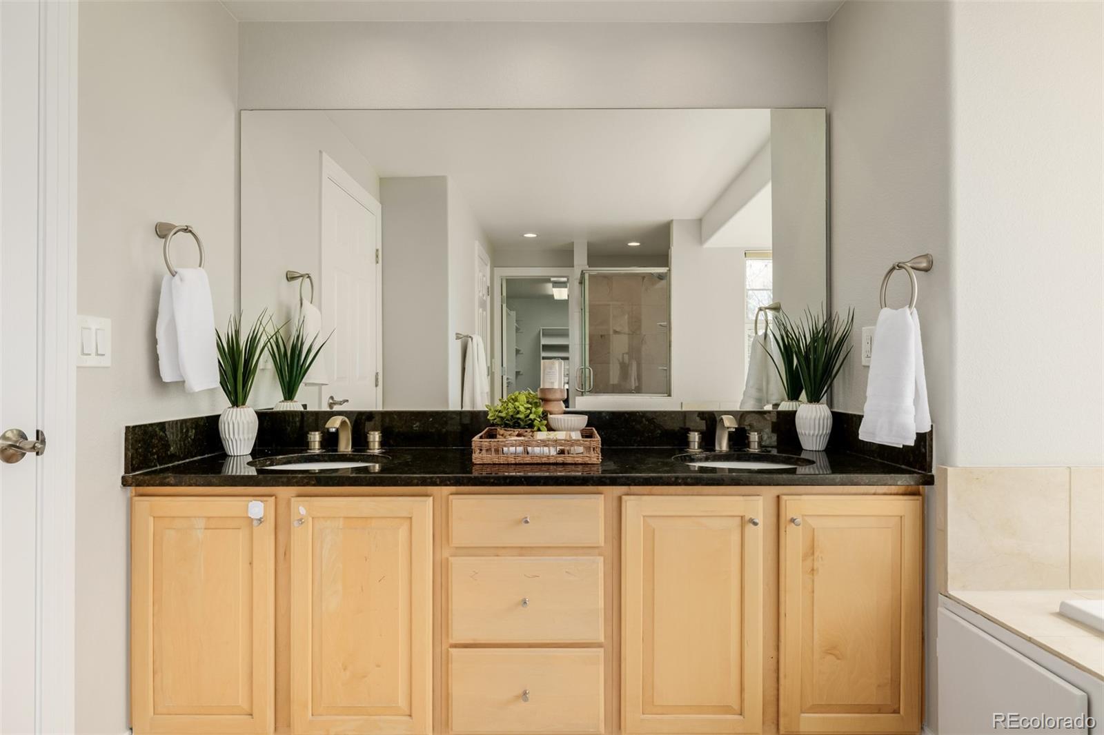 MLS Image #27 for 1653 s logan street,denver, Colorado