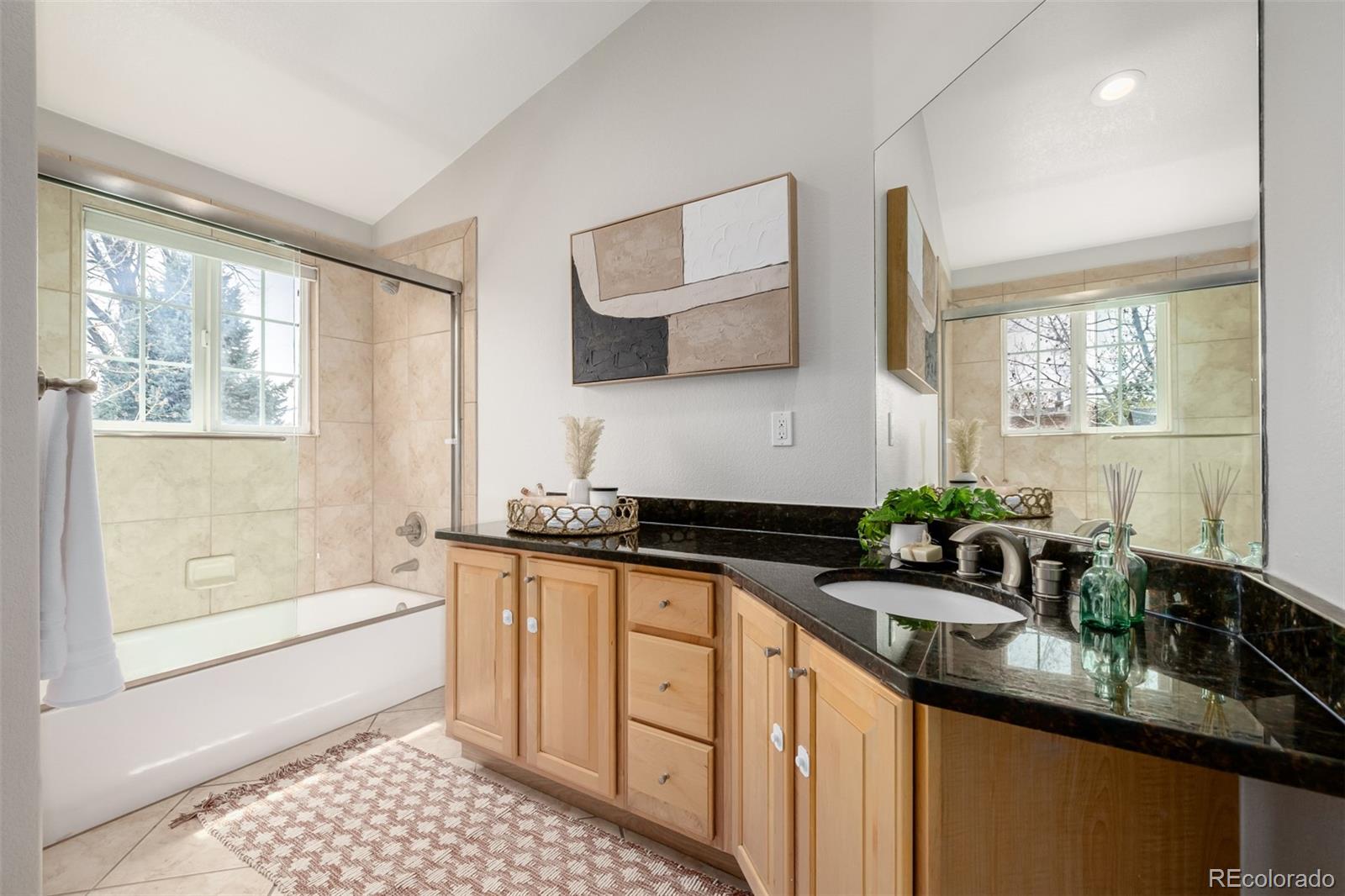 MLS Image #33 for 1653 s logan street,denver, Colorado