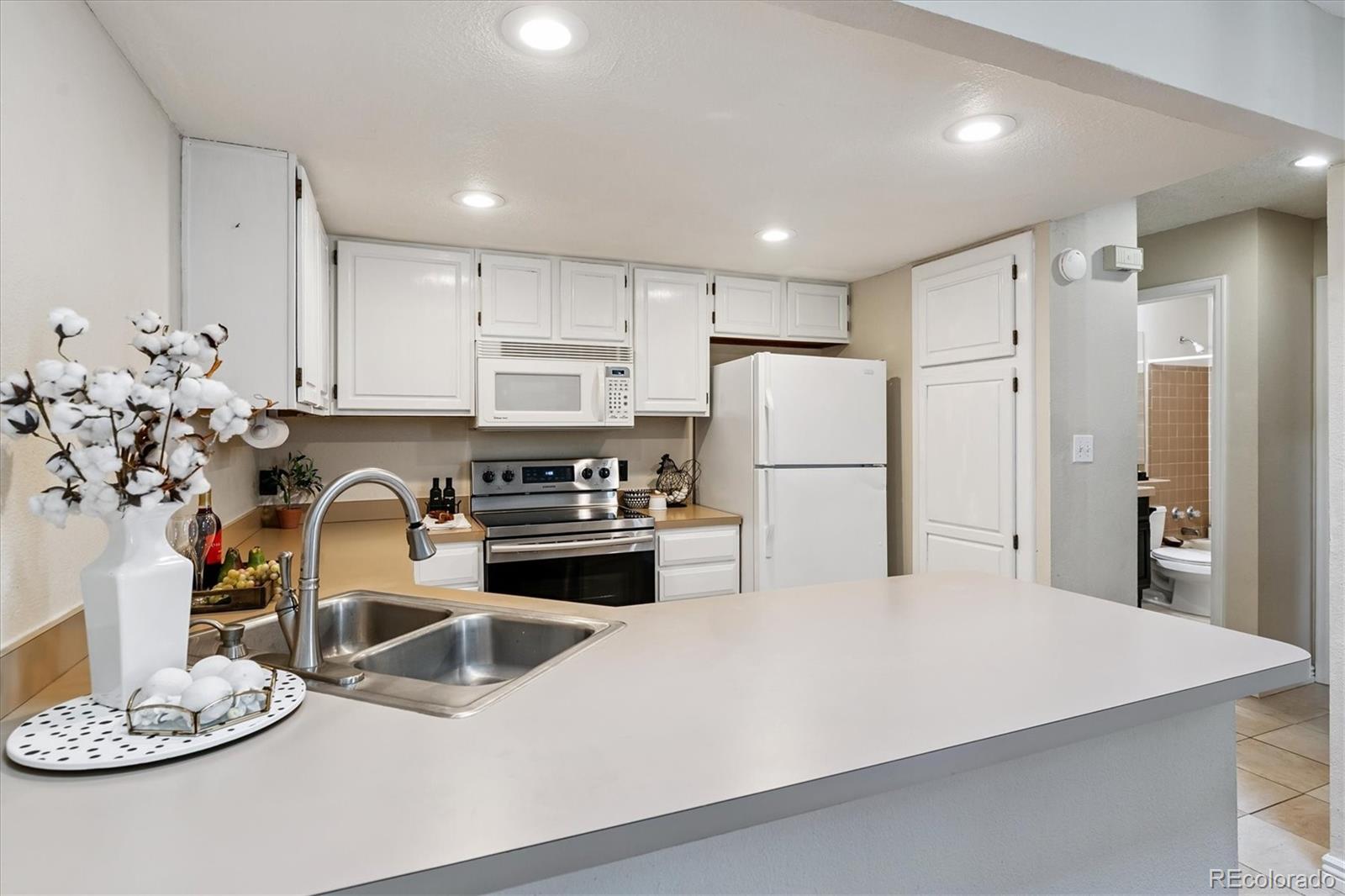 MLS Image #13 for 2685 s dayton way 273,denver, Colorado
