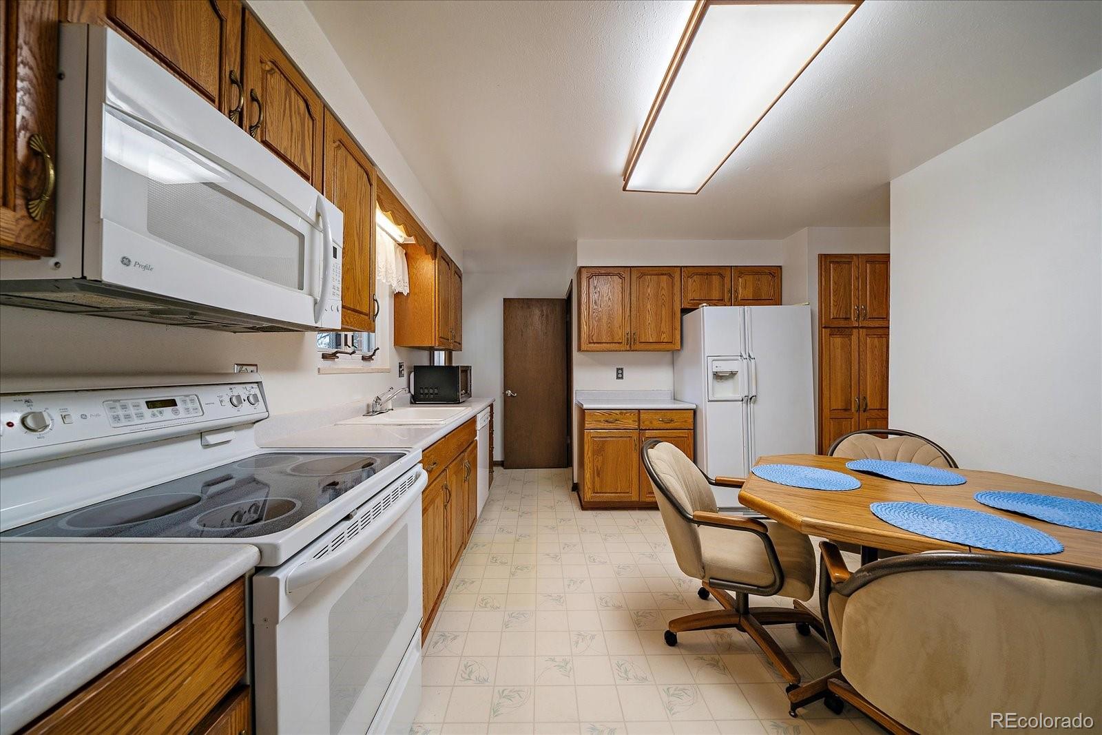 MLS Image #10 for 667 s oswego court,aurora, Colorado