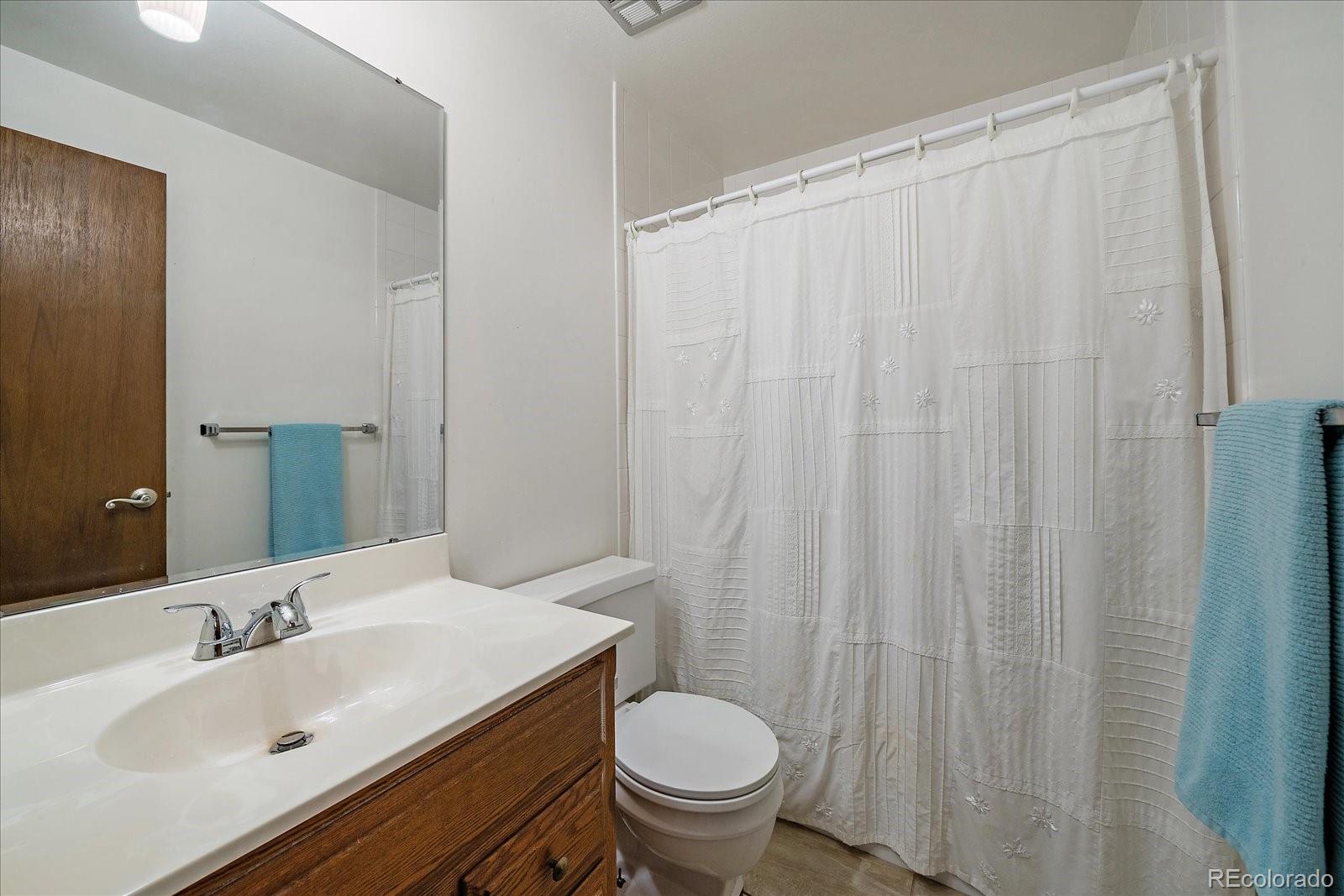 MLS Image #18 for 667 s oswego court,aurora, Colorado