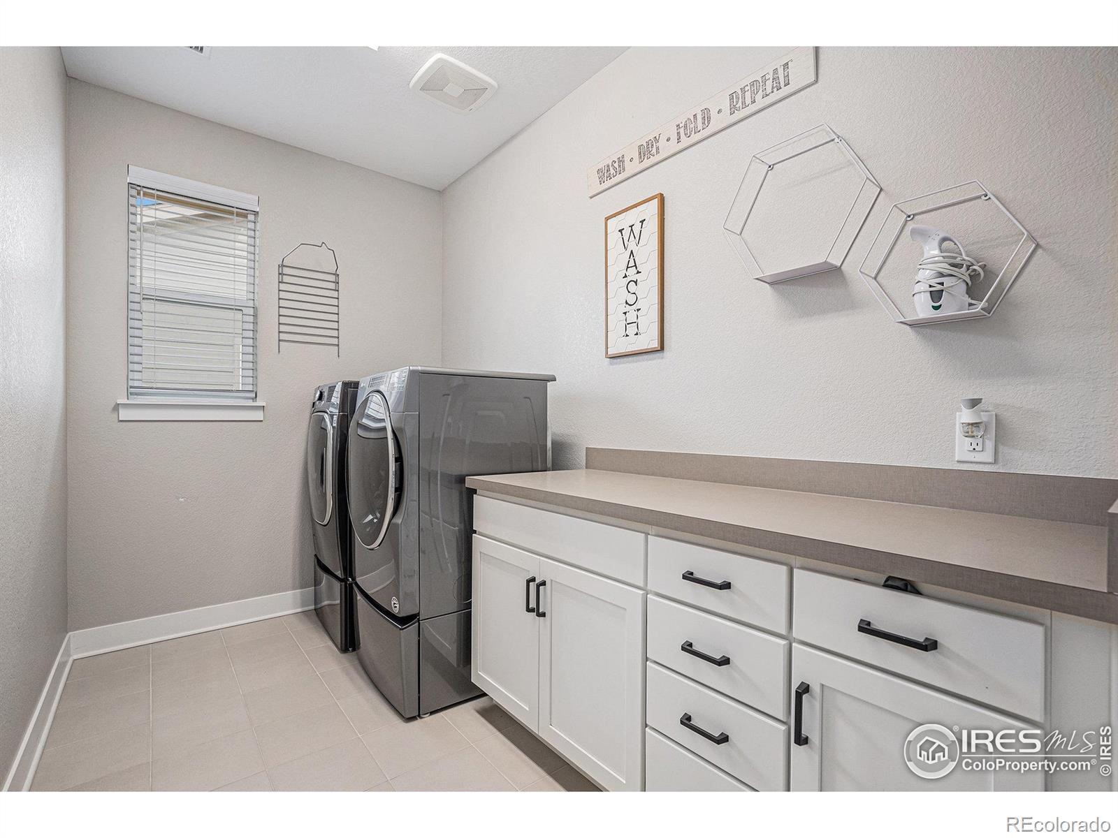 MLS Image #22 for 6733 s waterloo court,aurora, Colorado