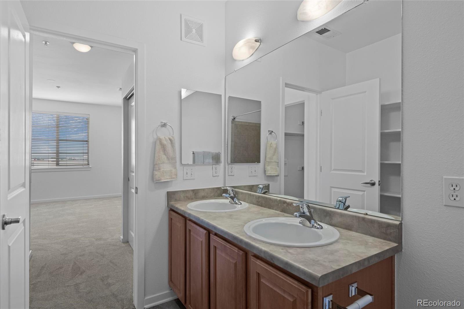 MLS Image #19 for 4100  albion street 320,denver, Colorado