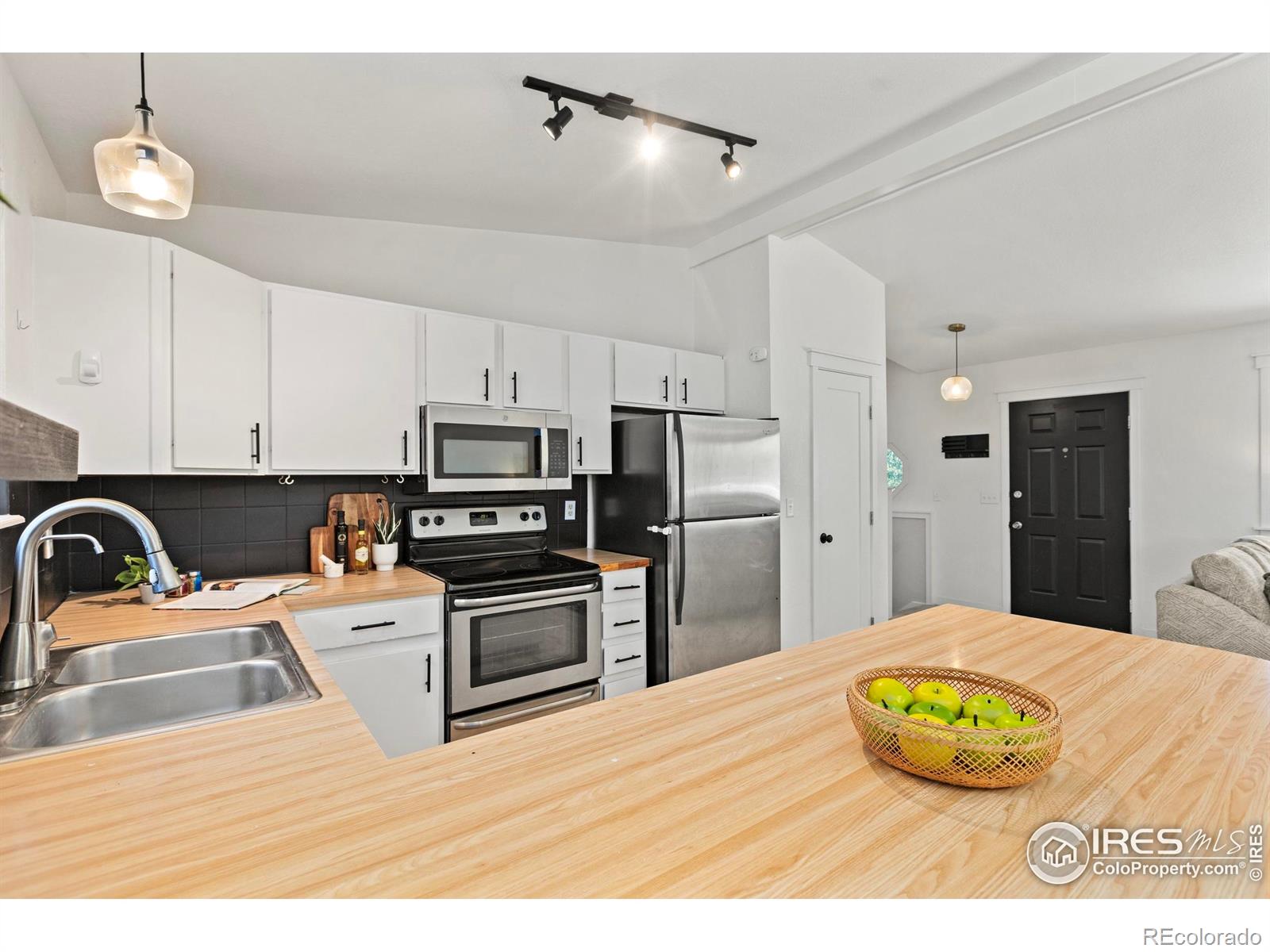 MLS Image #11 for 1013 e willox lane,fort collins, Colorado