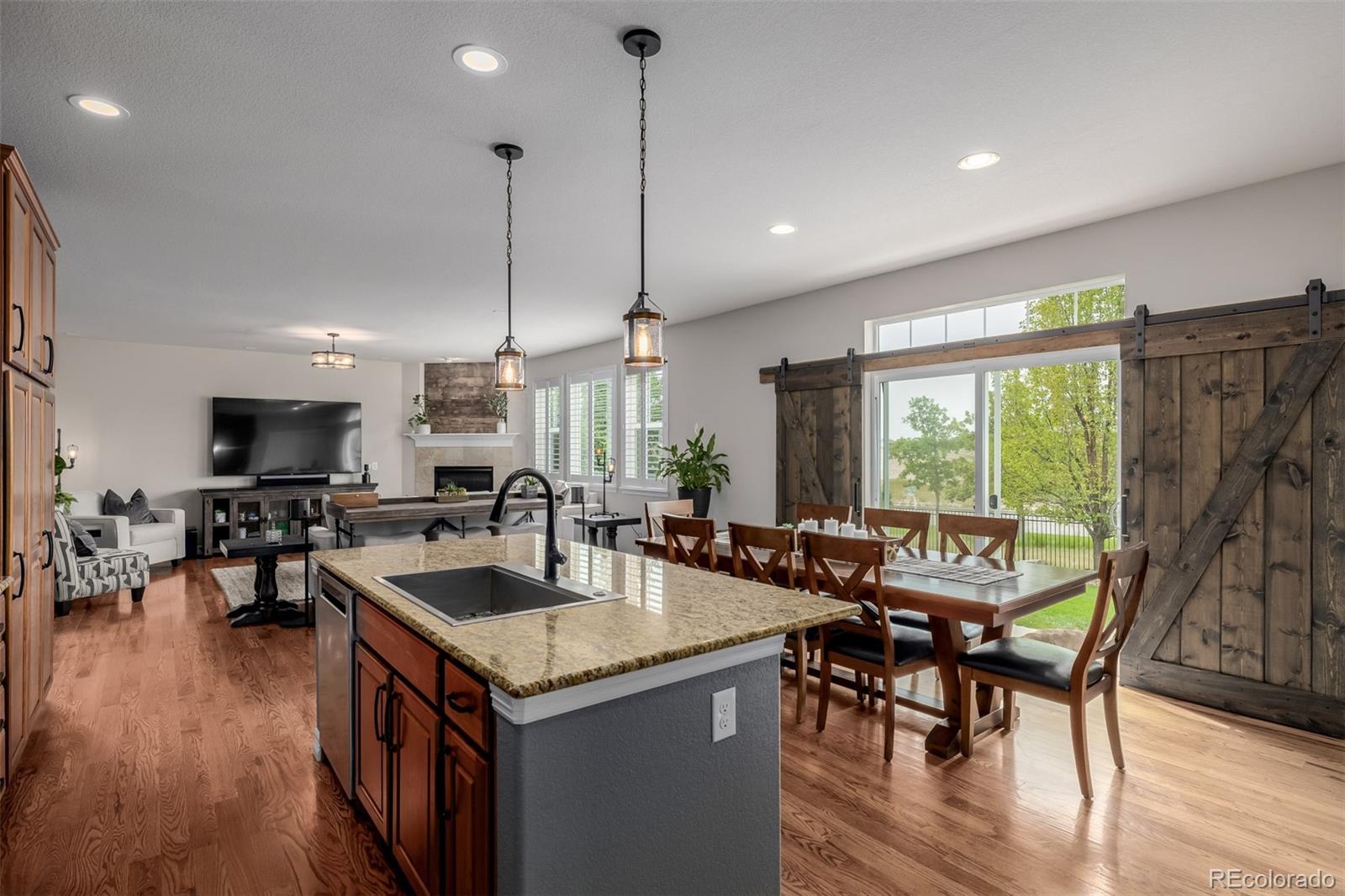 MLS Image #10 for 8295 s country club parkway,aurora, Colorado