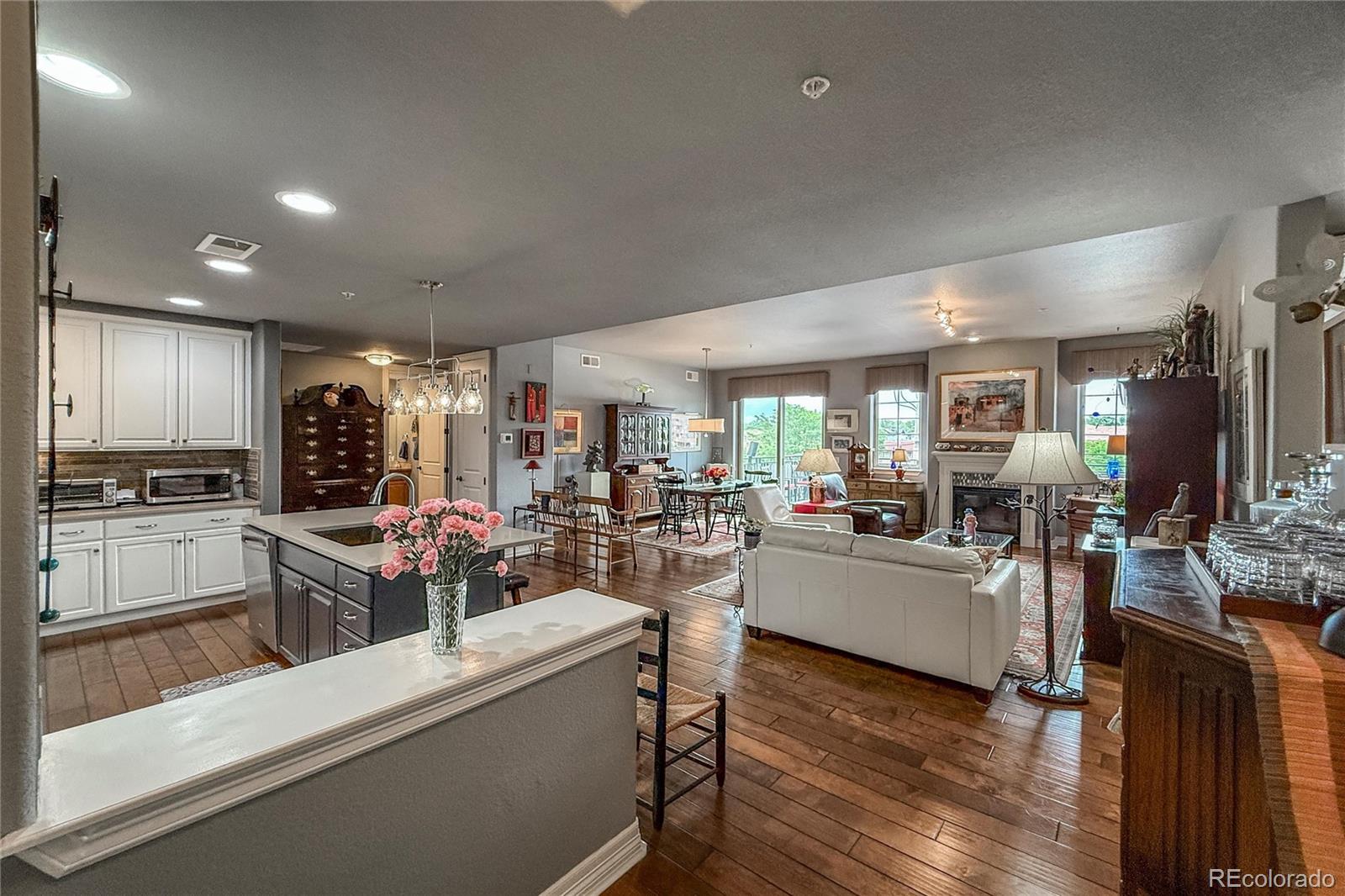 MLS Image #5 for 5592 s nevada street 302,littleton, Colorado