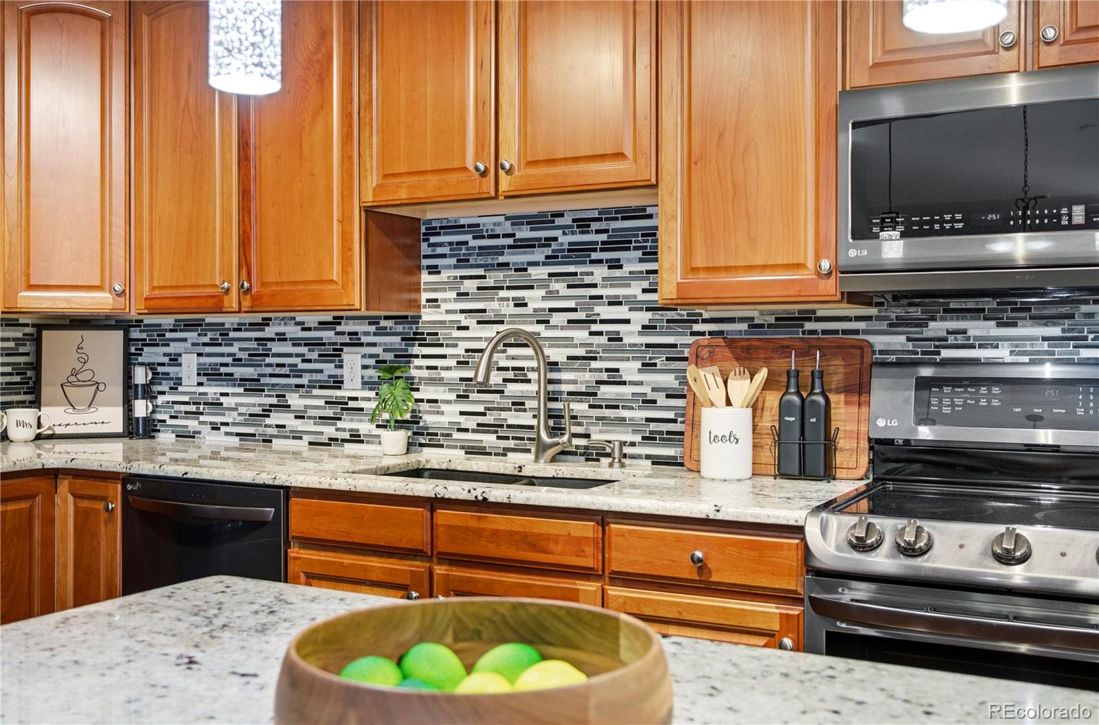 MLS Image #11 for 9796 w freiburg drive,littleton, Colorado