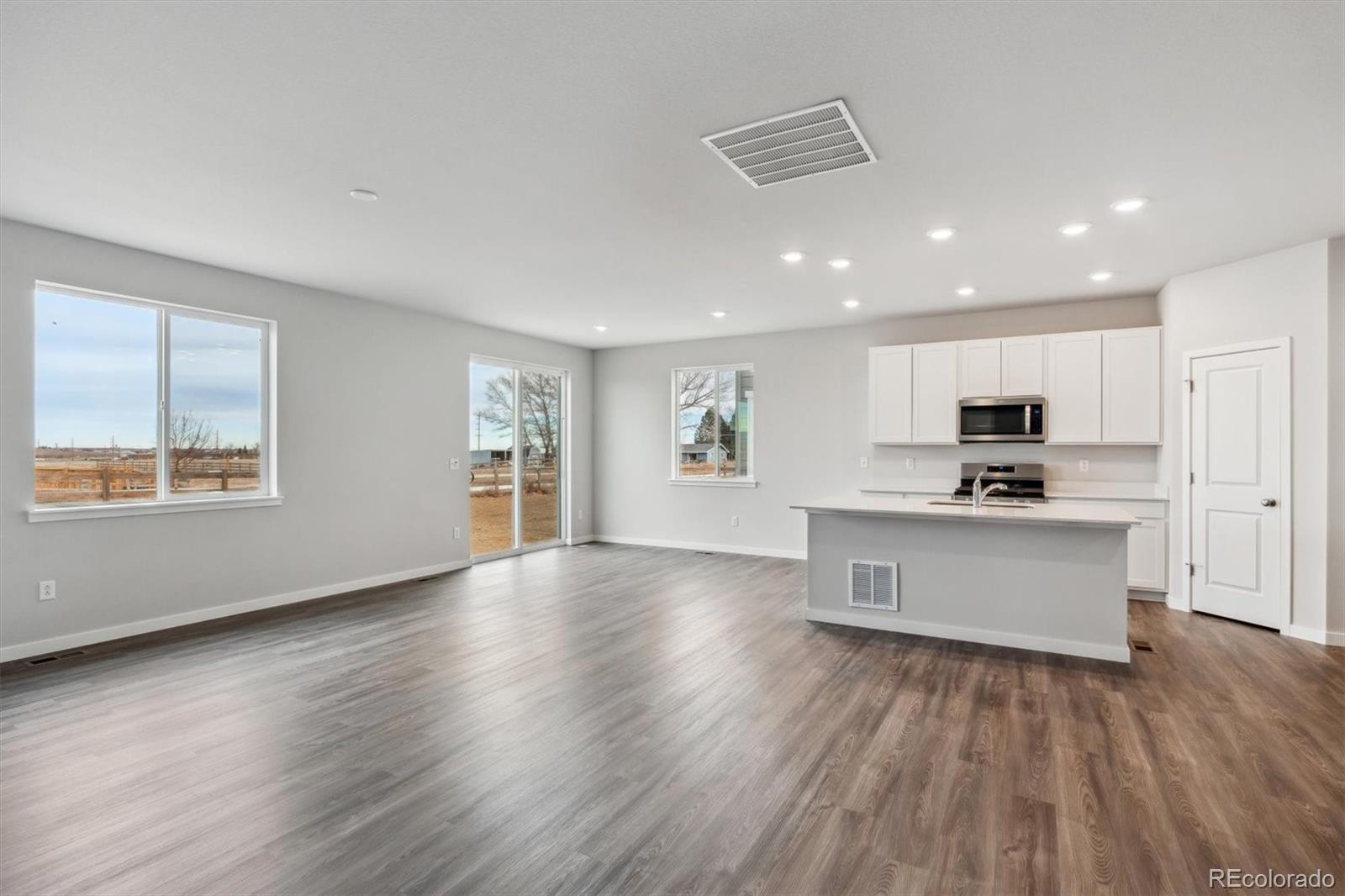 MLS Image #4 for 14424  heritage drive,mead, Colorado
