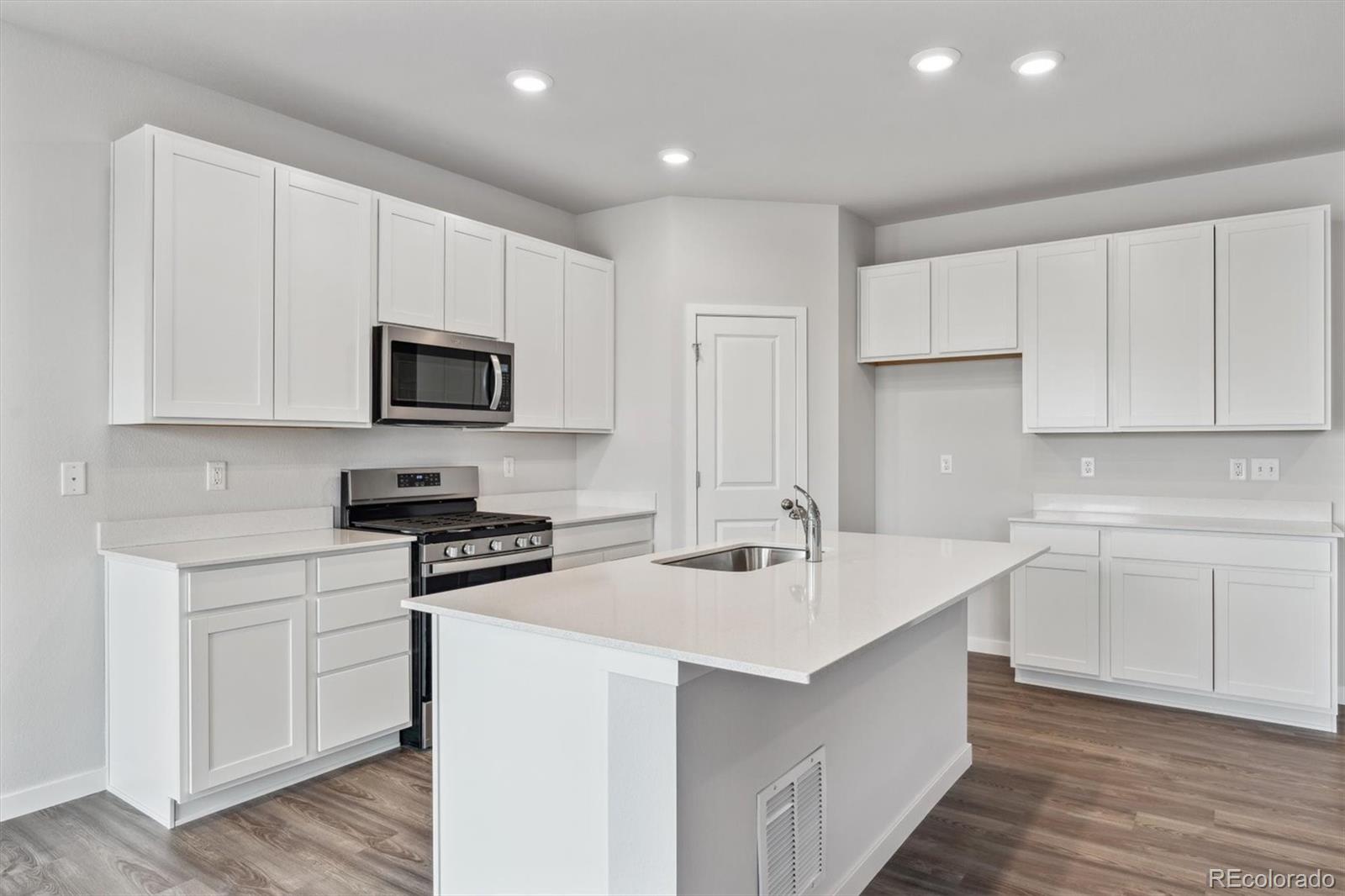 MLS Image #6 for 14424  heritage drive,mead, Colorado
