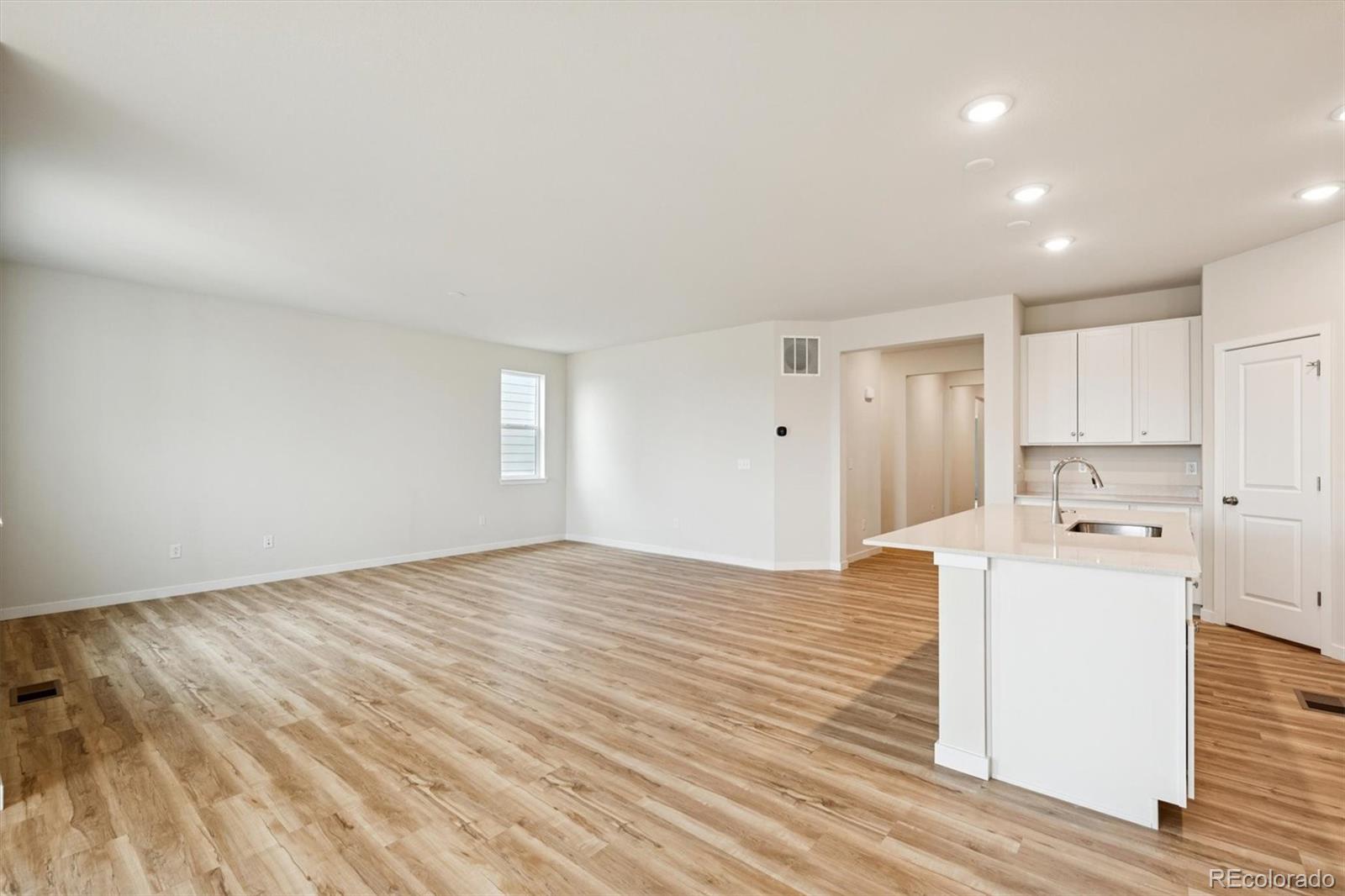MLS Image #3 for 14406  ranch street,mead, Colorado
