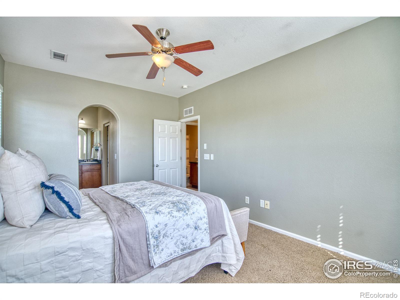 MLS Image #17 for 12901  grant circle c,thornton, Colorado