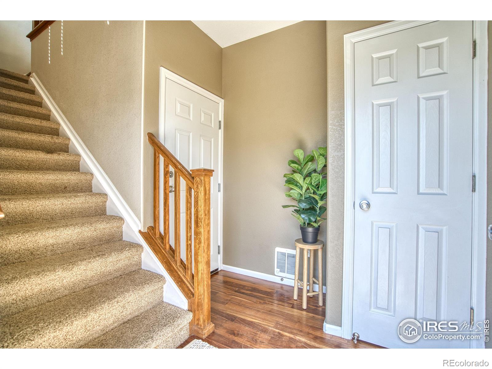 MLS Image #2 for 12901  grant circle c,thornton, Colorado