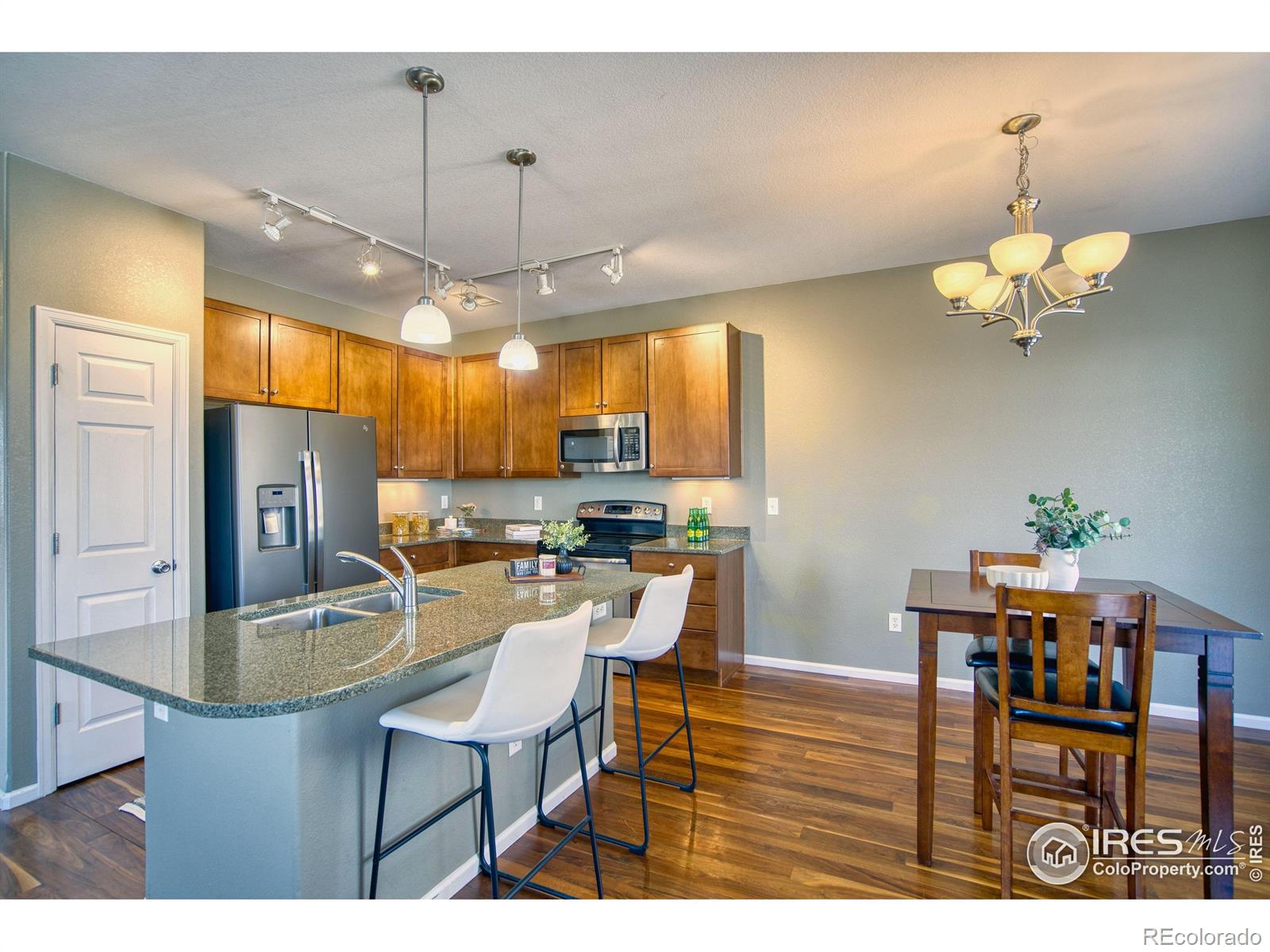 MLS Image #3 for 12901  grant circle c,thornton, Colorado