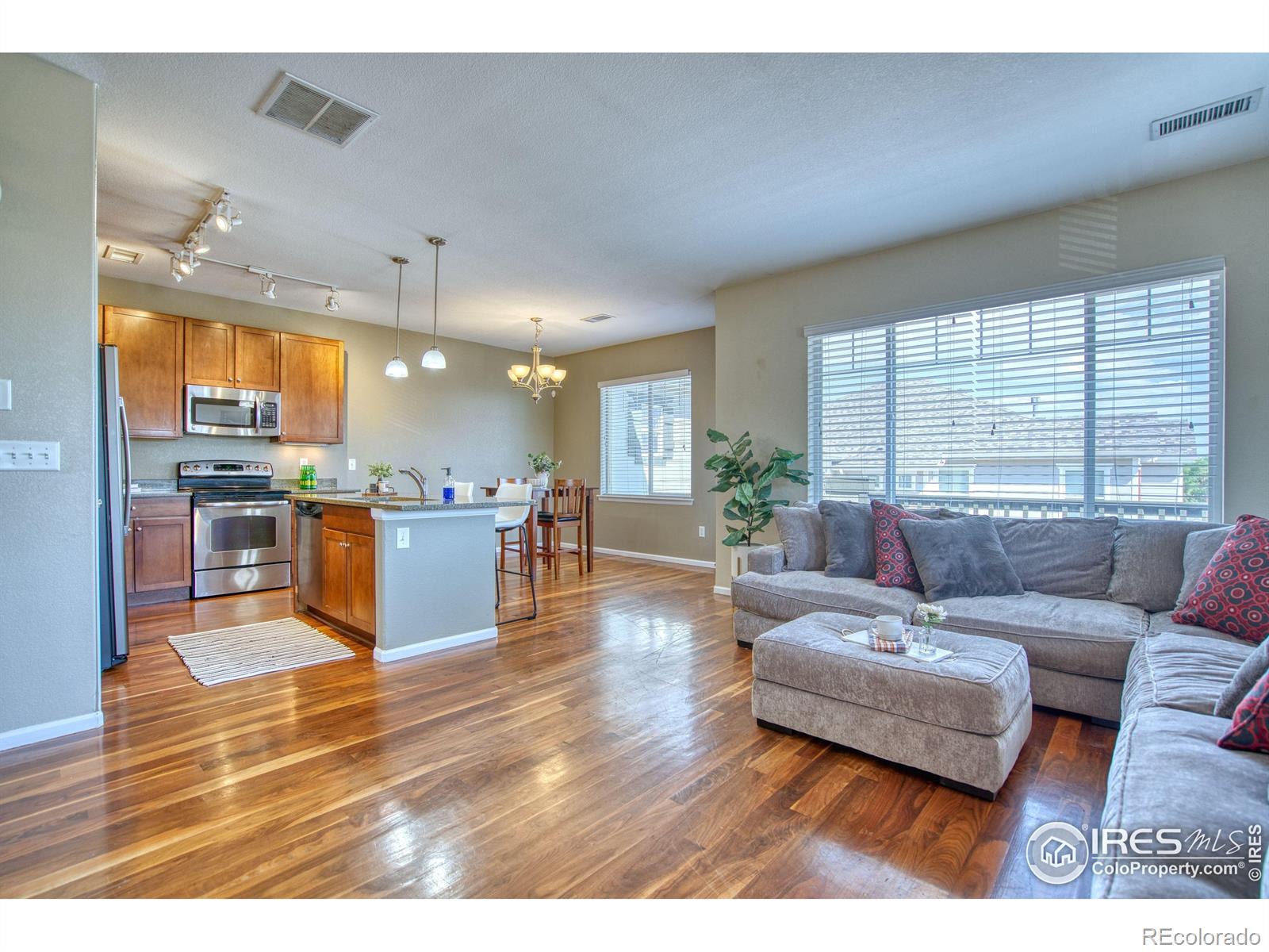 MLS Image #5 for 12901  grant circle c,thornton, Colorado