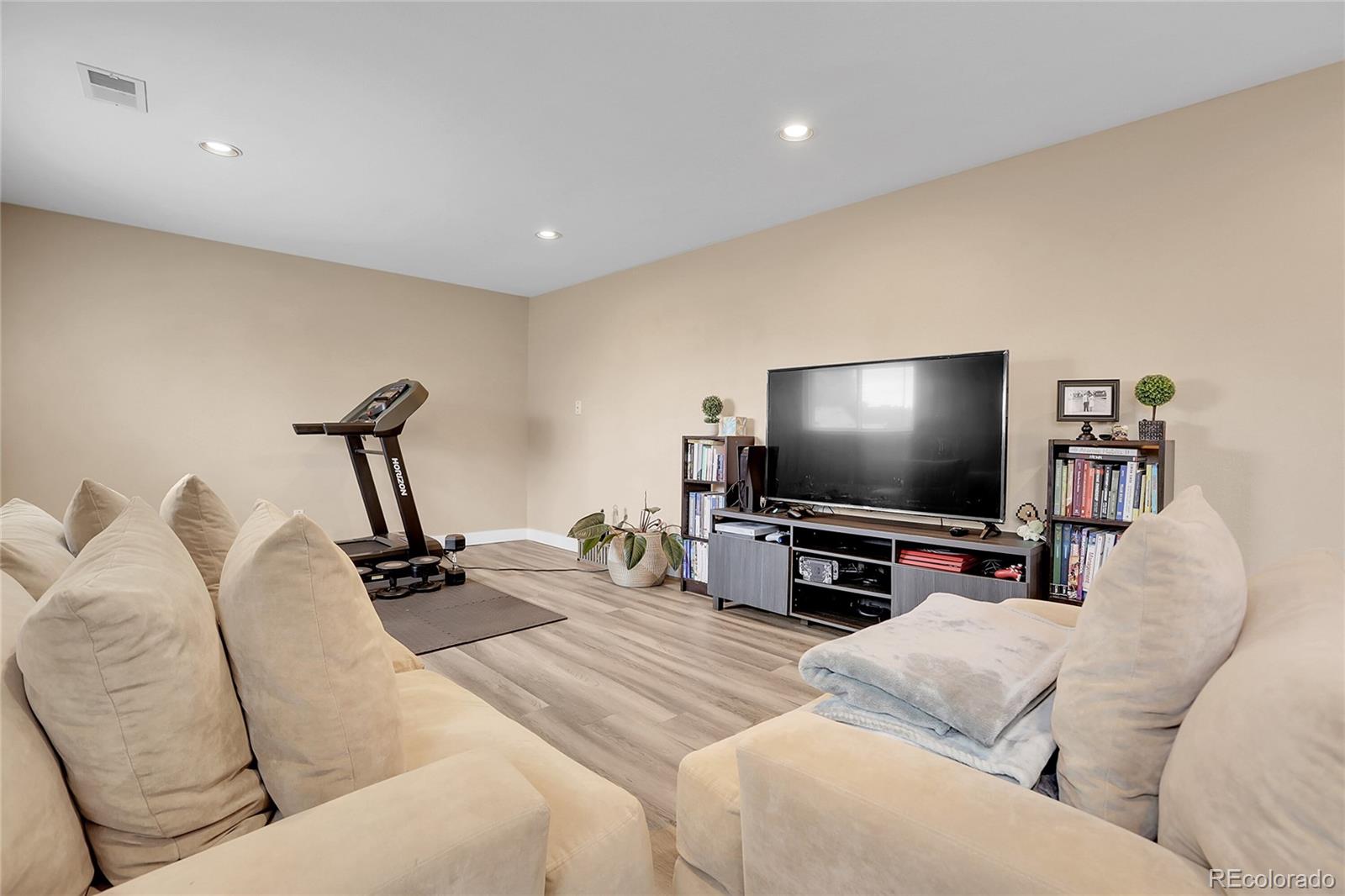 MLS Image #10 for 1599 s bahama street,aurora, Colorado