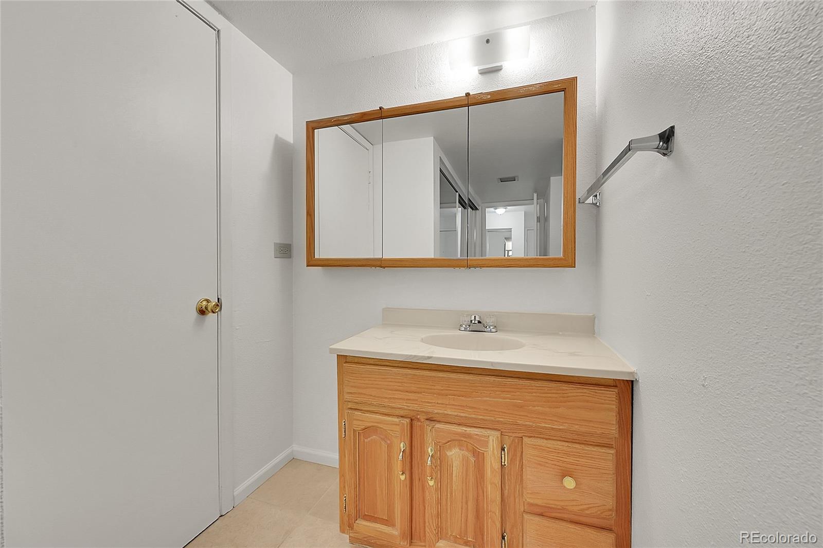 MLS Image #16 for 3371 s monaco parkway a,denver, Colorado