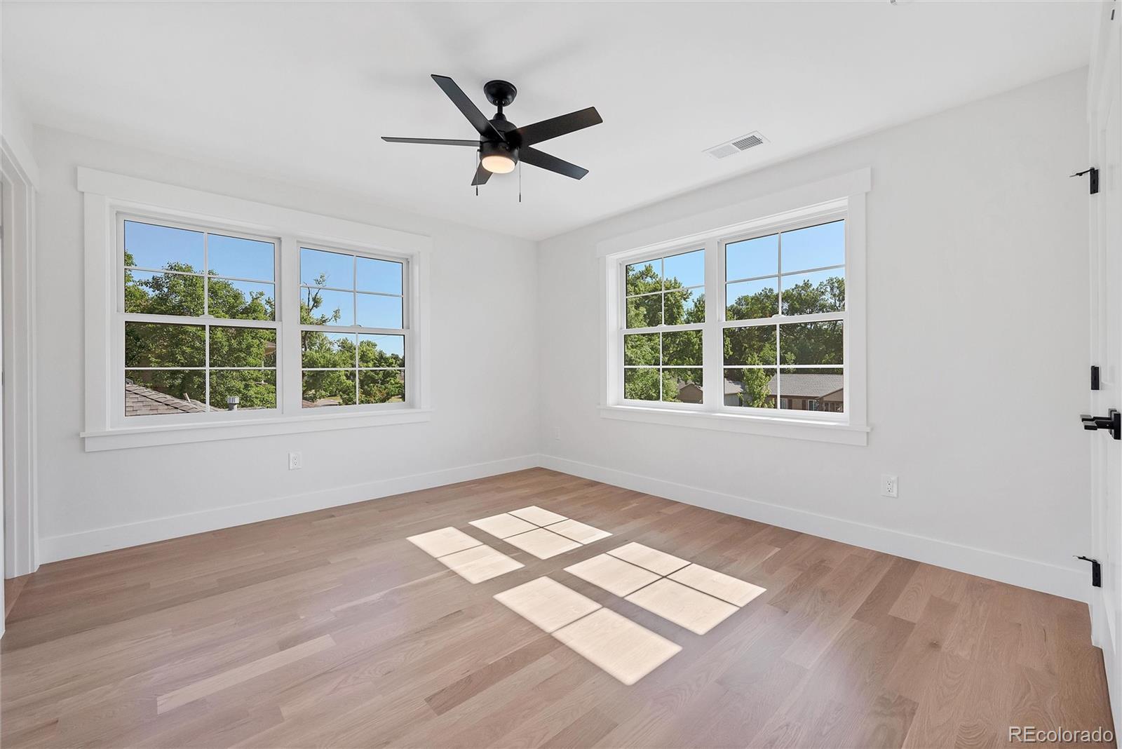 MLS Image #18 for 1035 n leyden street,denver, Colorado