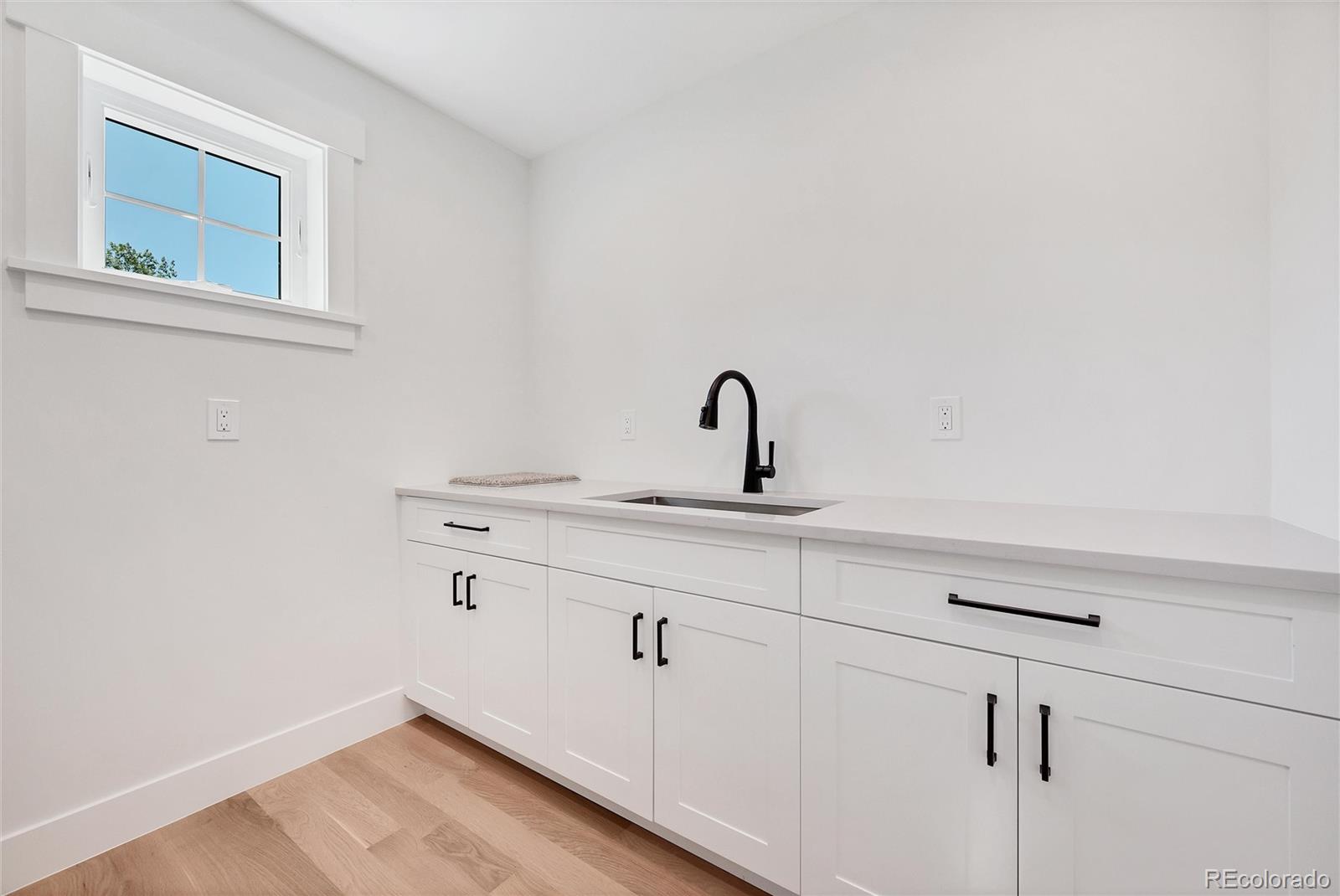 MLS Image #21 for 1035 n leyden street,denver, Colorado