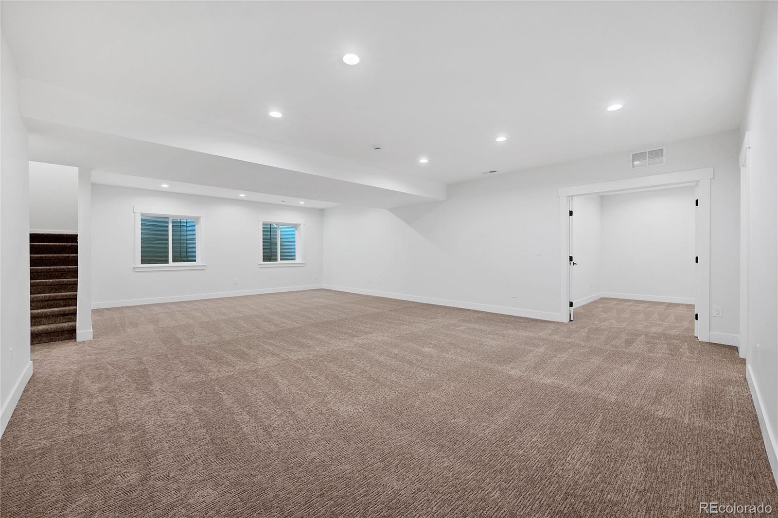 MLS Image #22 for 1035 n leyden street,denver, Colorado