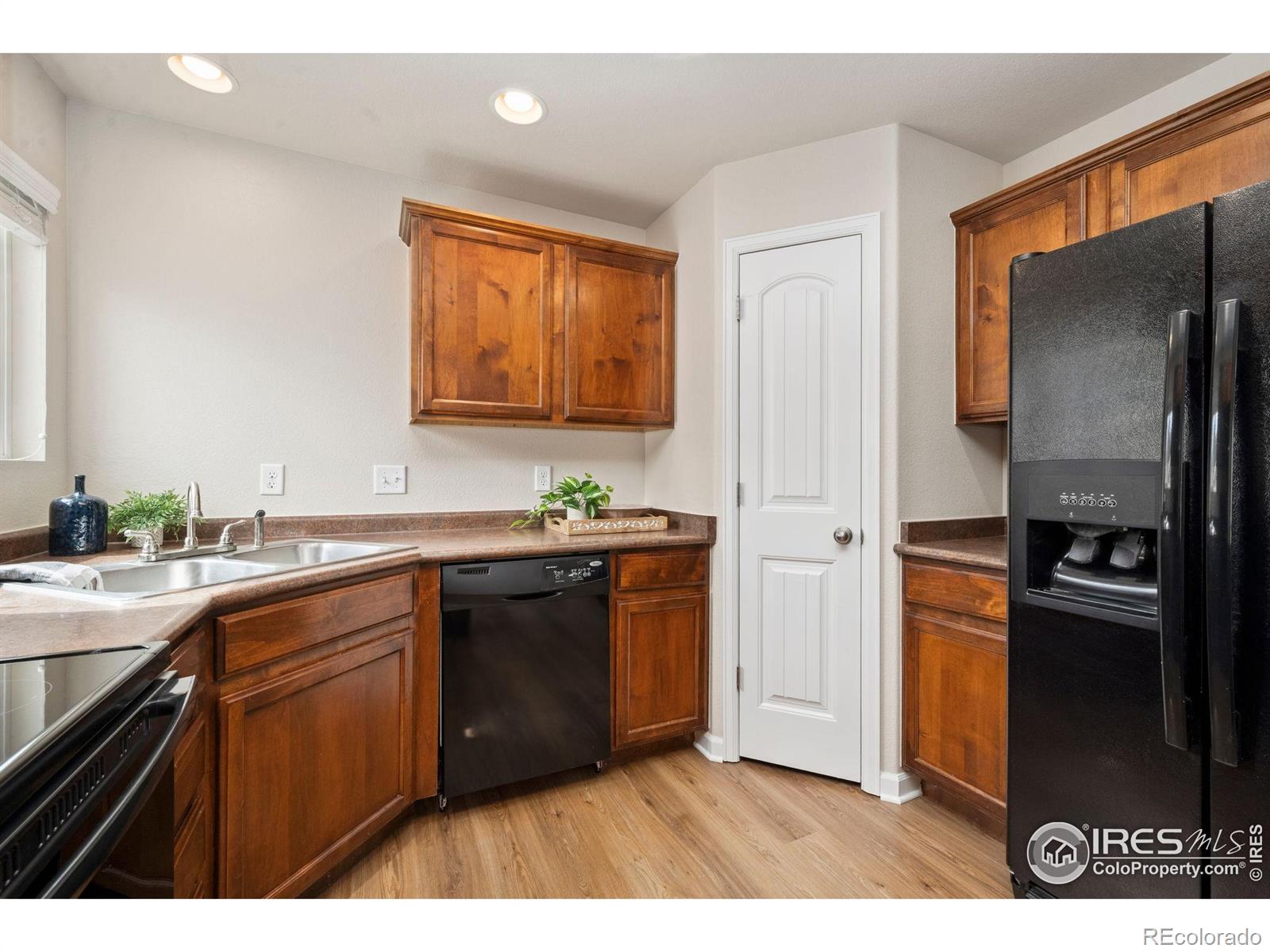MLS Image #14 for 1879  gemini court,loveland, Colorado