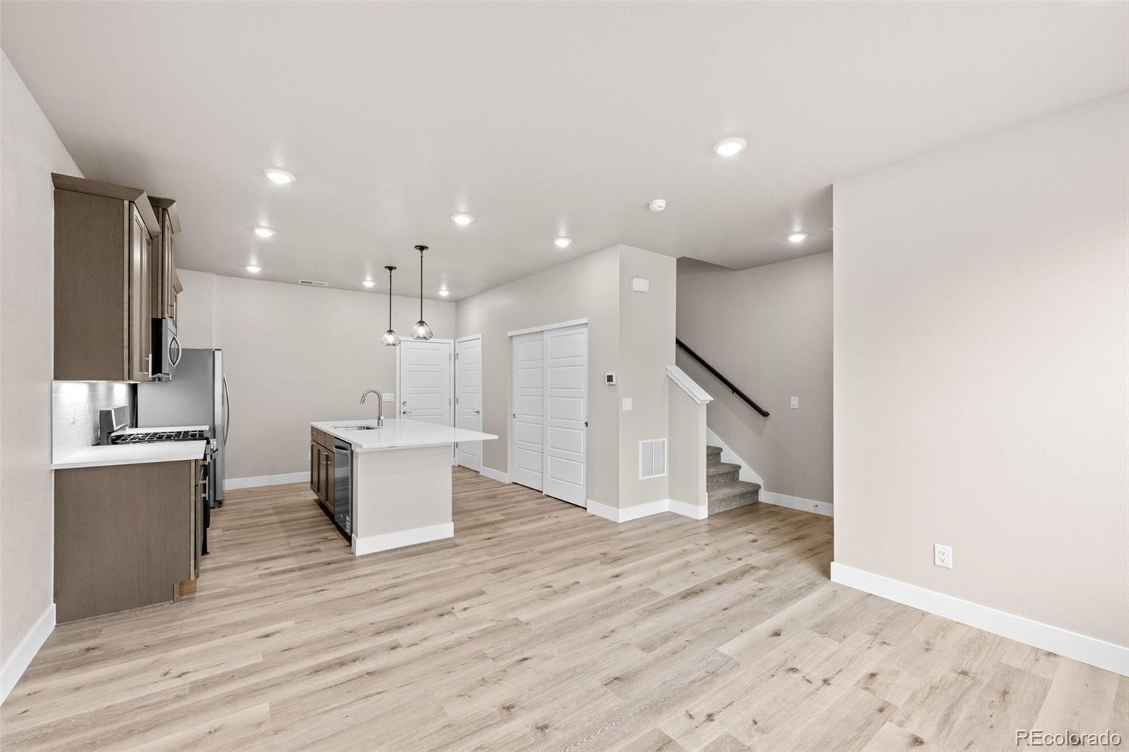 MLS Image #6 for 9457 w 58th lane b,arvada, Colorado