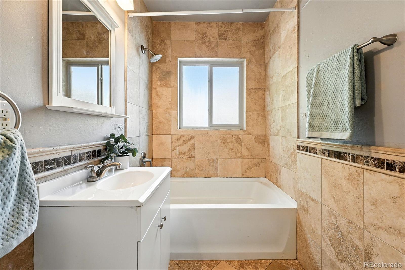 MLS Image #4 for 1554  fairfax street,denver, Colorado