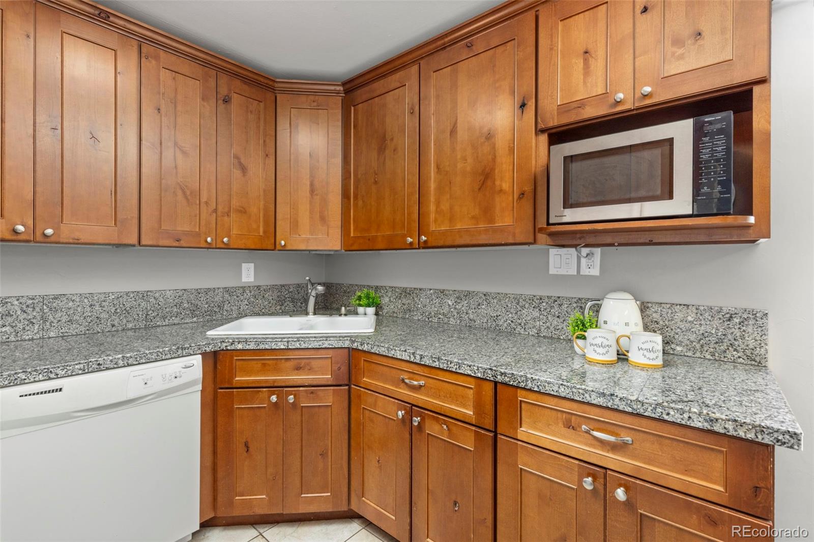 MLS Image #10 for 5261 s pennsylvania street,littleton, Colorado