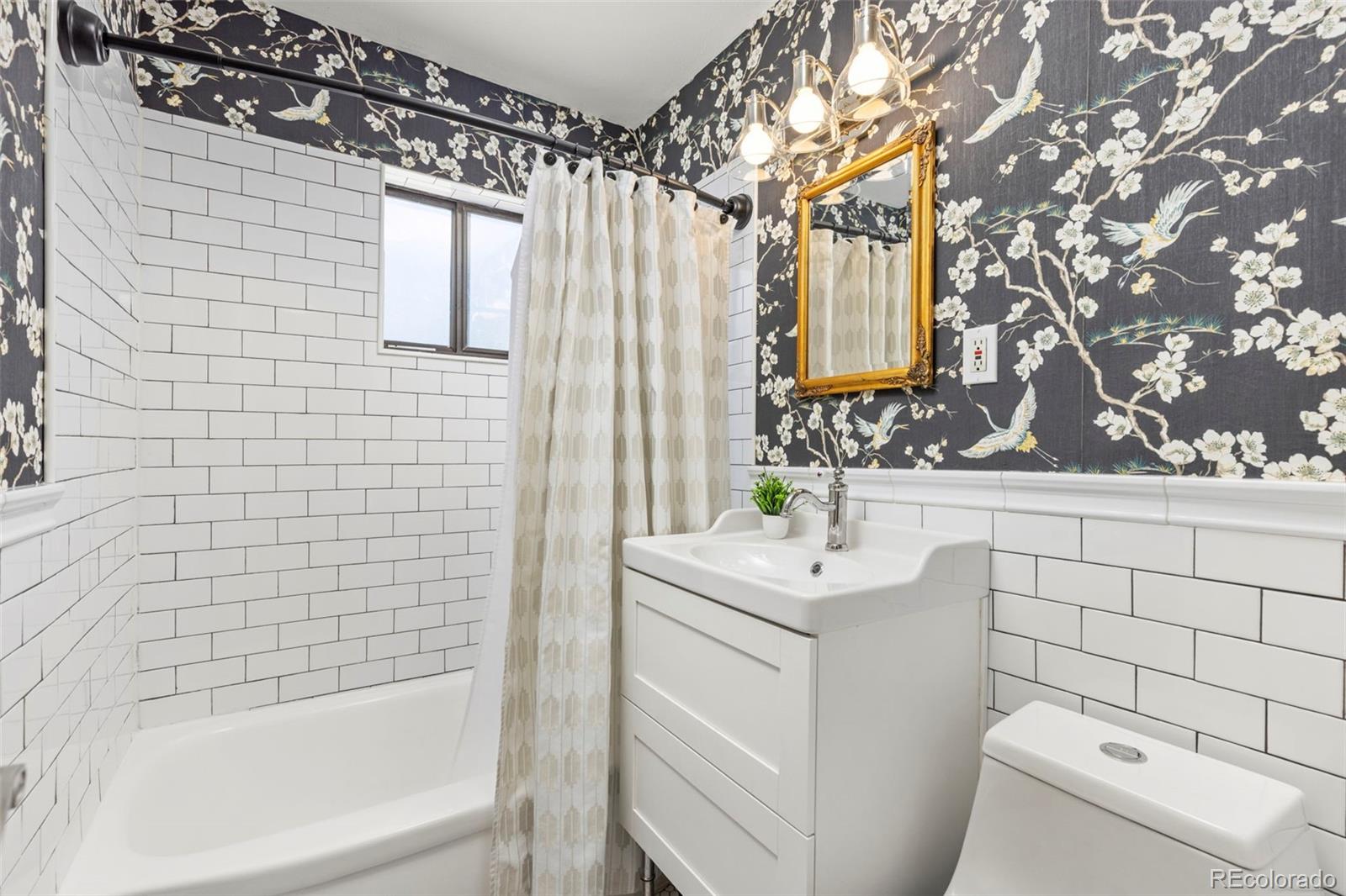 MLS Image #4 for 5261 s pennsylvania street,littleton, Colorado