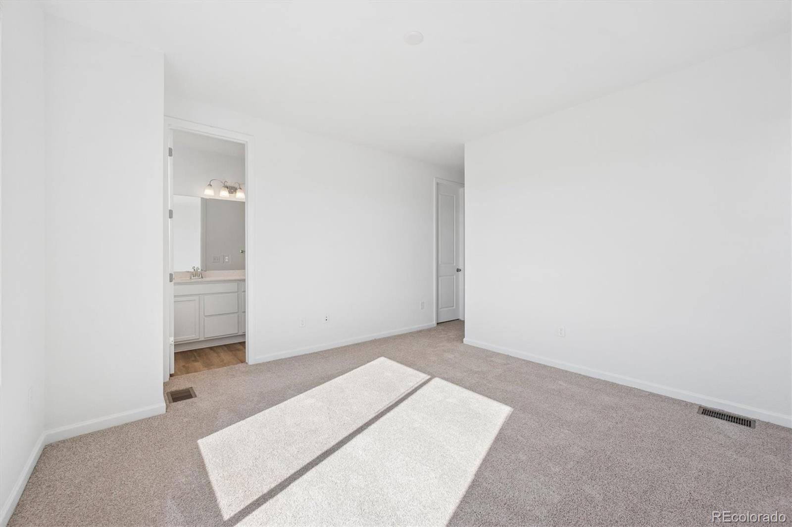 MLS Image #12 for 24101 e 30th place,aurora, Colorado