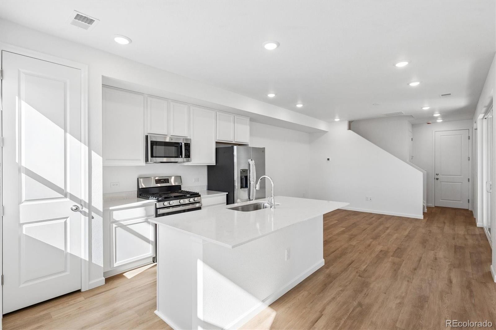 MLS Image #2 for 24101 e 30th place,aurora, Colorado
