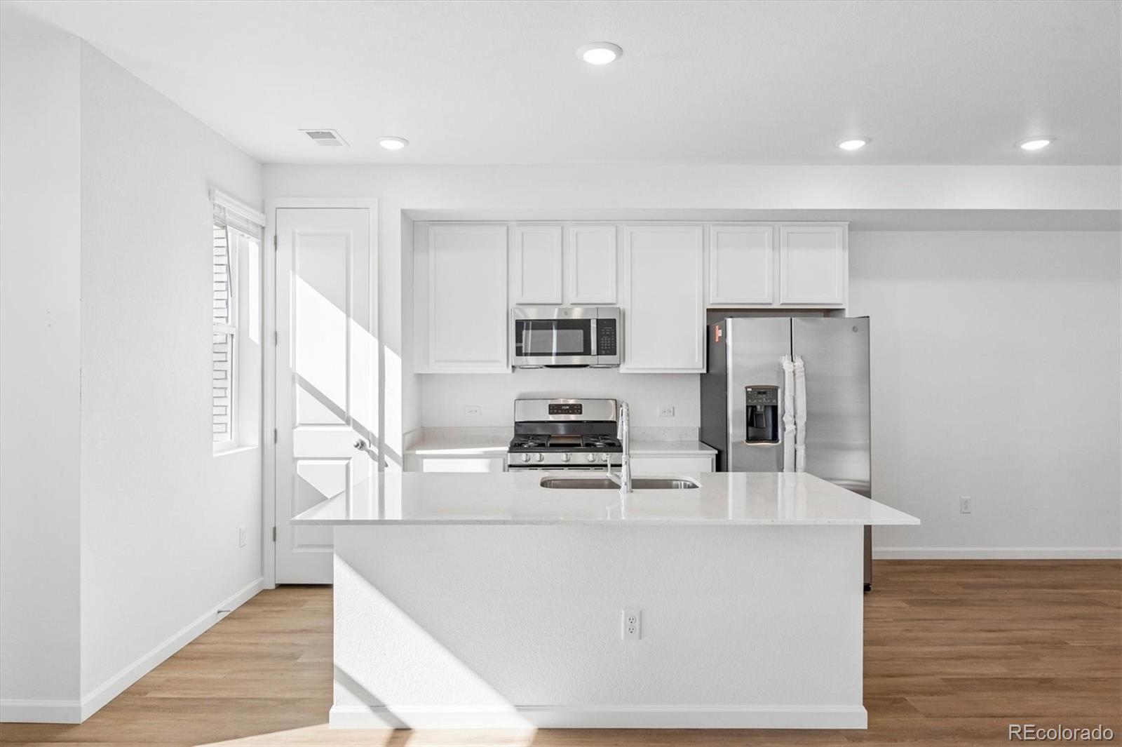 MLS Image #3 for 24101 e 30th place,aurora, Colorado