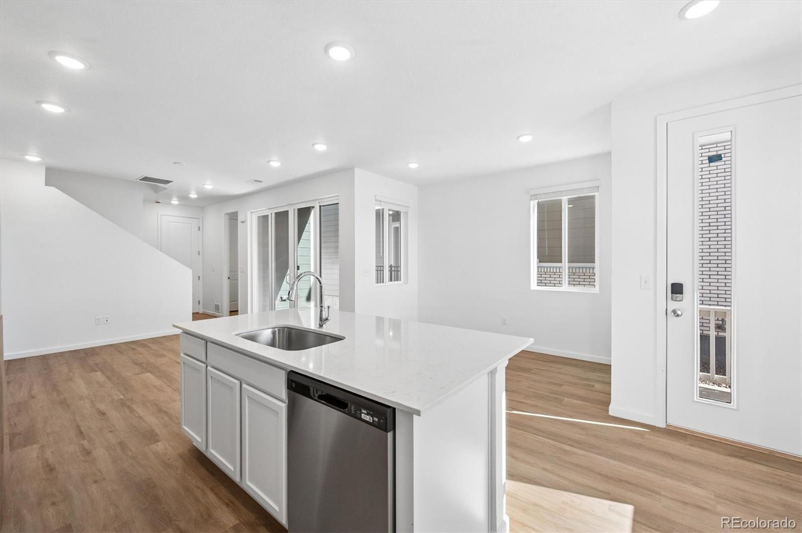 MLS Image #4 for 24101 e 30th place,aurora, Colorado