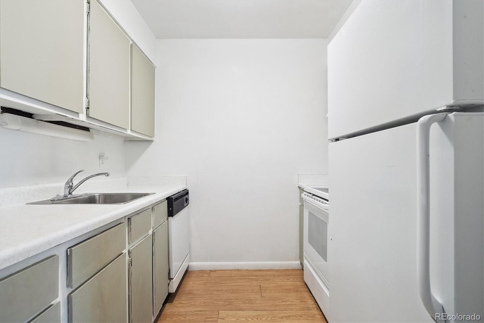 MLS Image #5 for 3623 s sheridan boulevard 14,denver, Colorado