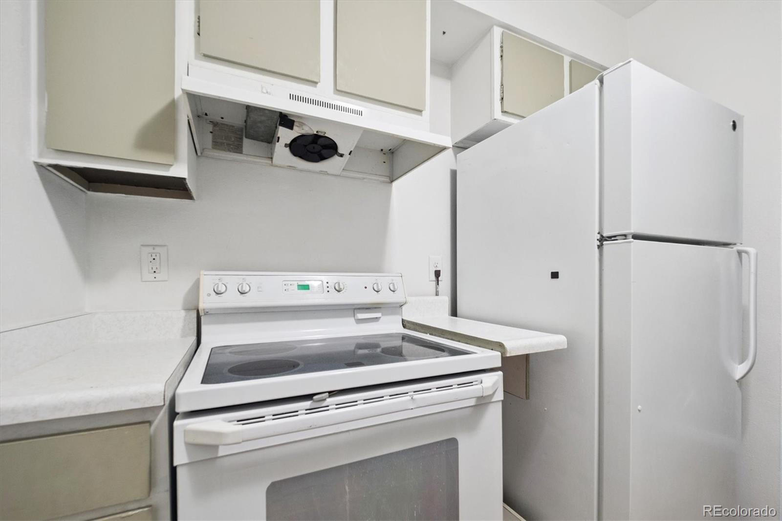 MLS Image #6 for 3623 s sheridan boulevard 14,denver, Colorado