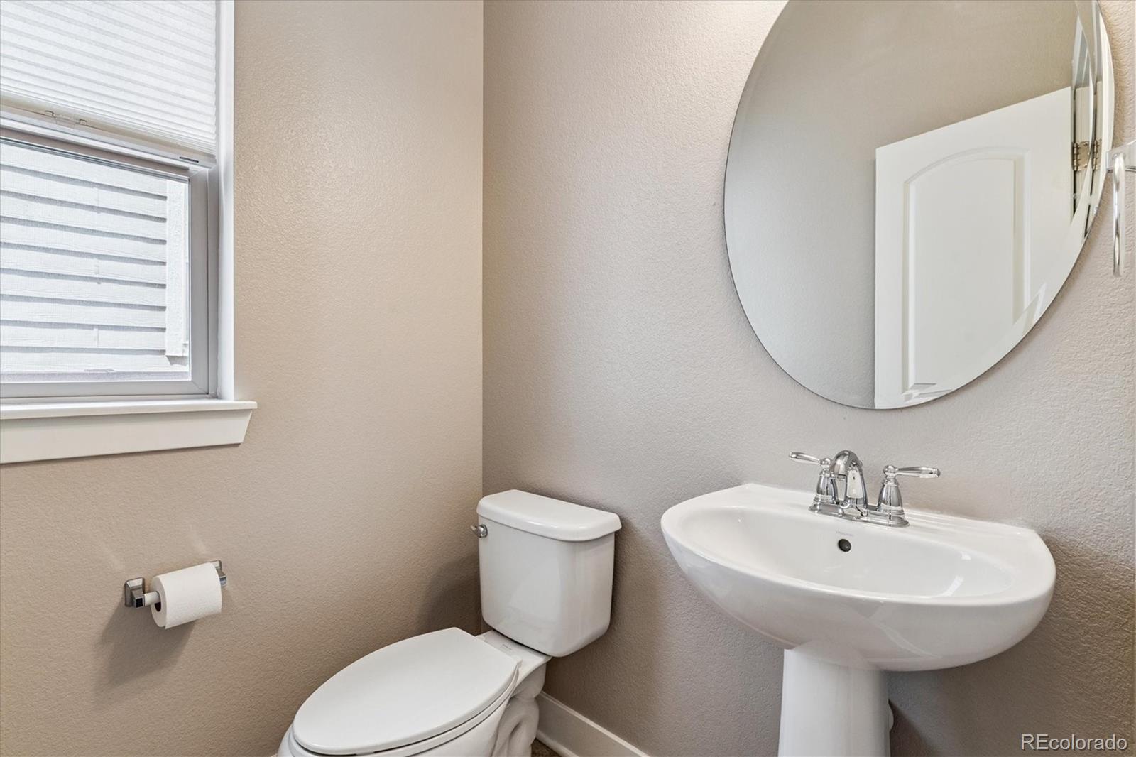 MLS Image #6 for 11336 e 27th avenue,denver, Colorado