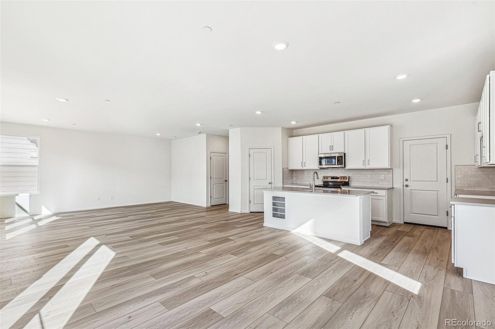 MLS Image #5 for 13372 e 110th way,commerce city, Colorado