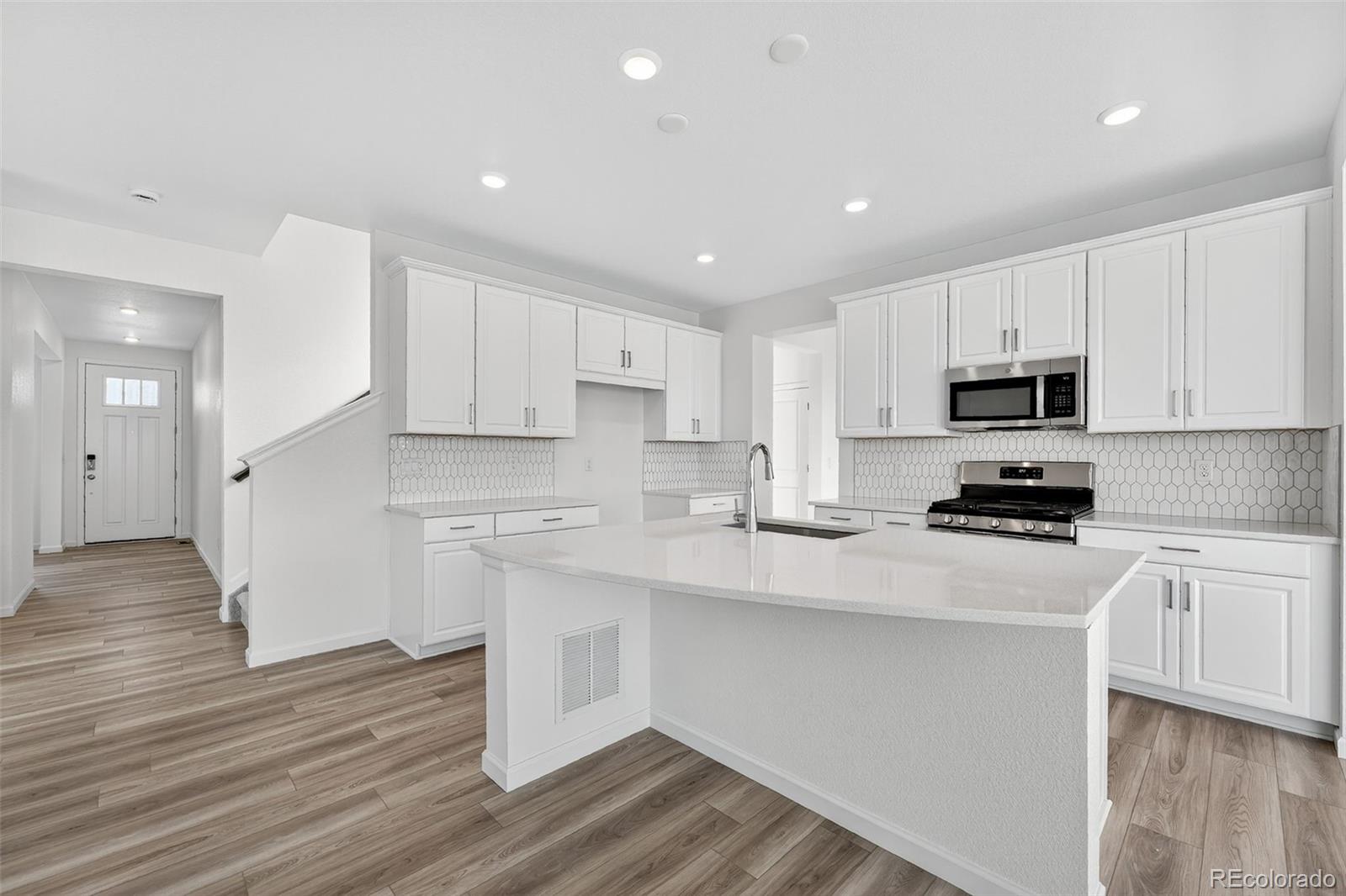 MLS Image #7 for 16907 w 92nd drive,arvada, Colorado
