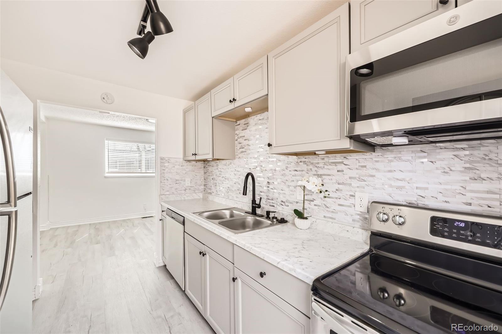 MLS Image #12 for 1537  xenia street,denver, Colorado