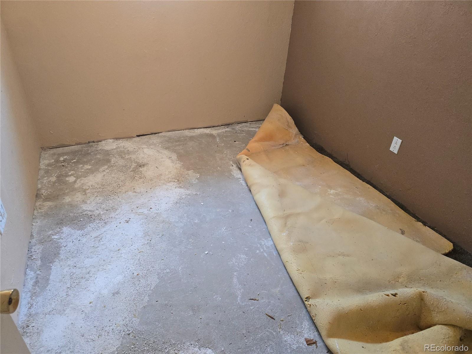 MLS Image #14 for 7620  acoma court,denver, Colorado
