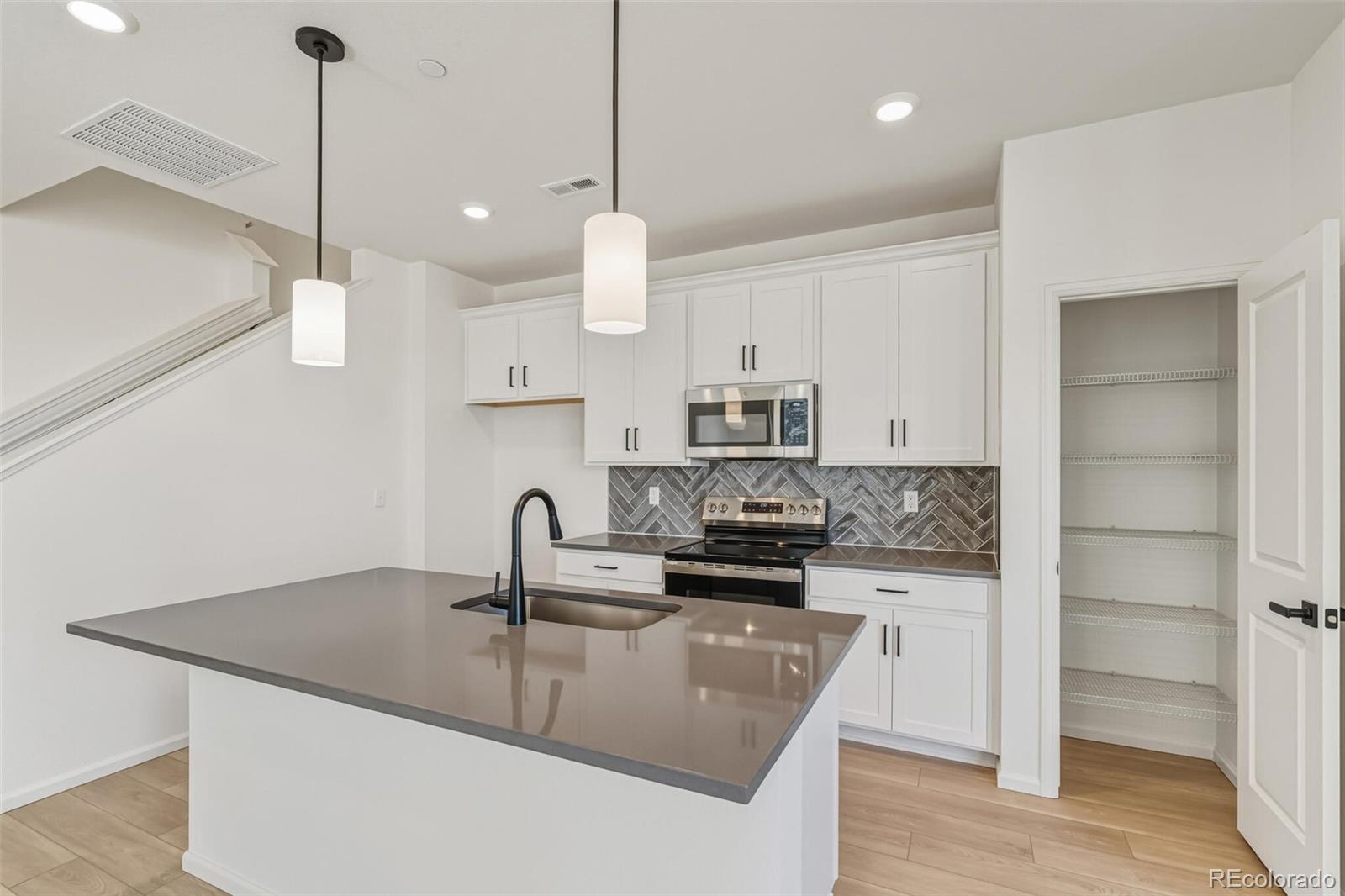 MLS Image #15 for 13560 e 111th place,commerce city, Colorado