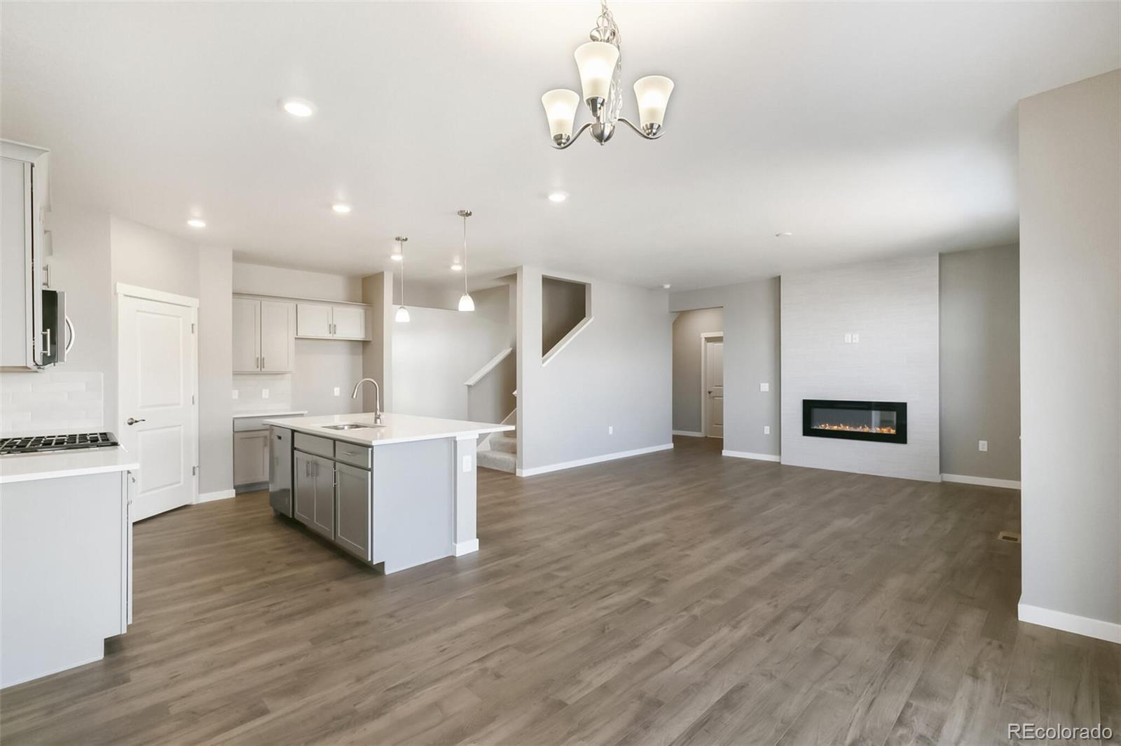 MLS Image #12 for 778 n clubview street,watkins, Colorado