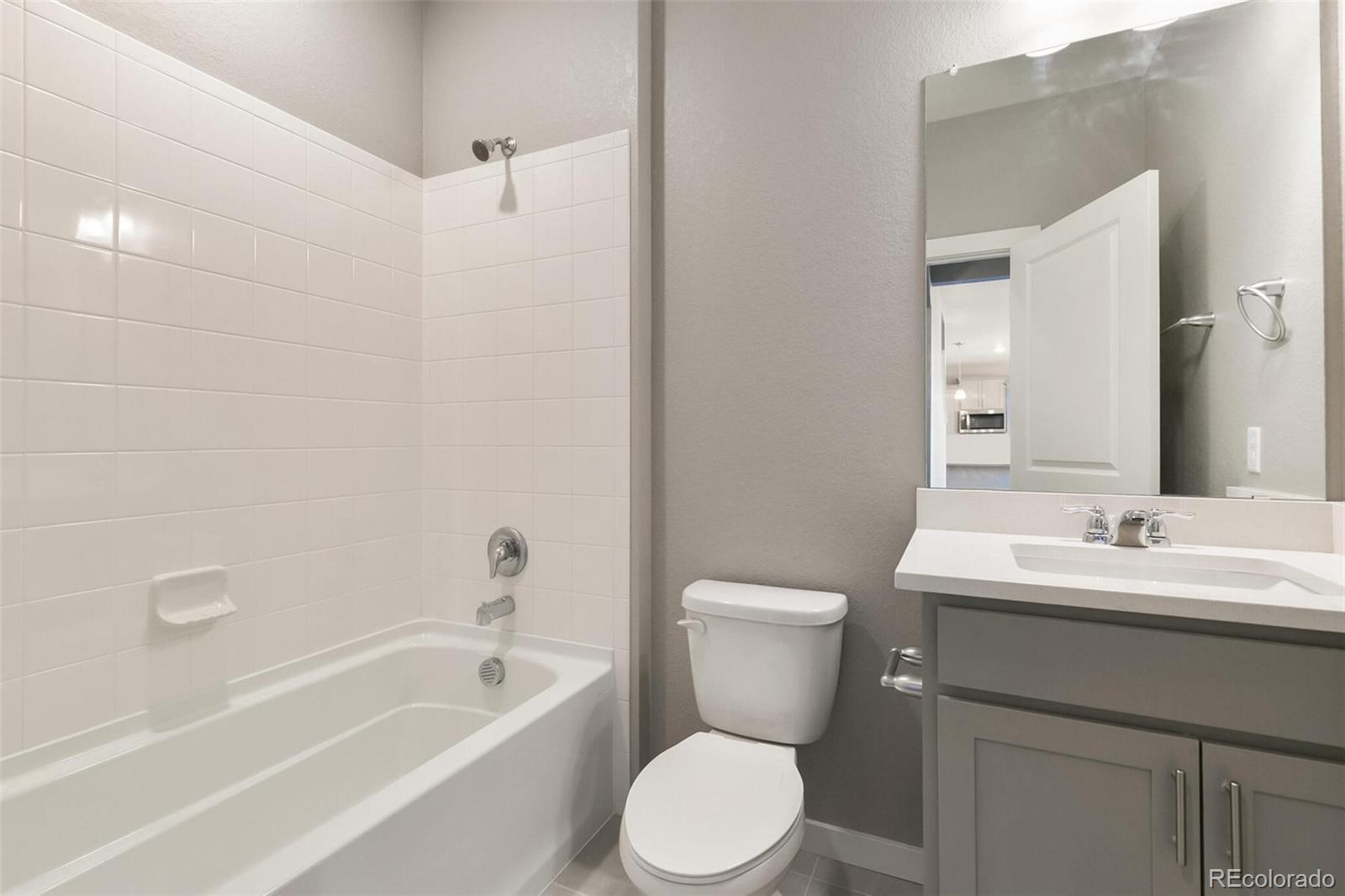 MLS Image #15 for 778 n clubview street,watkins, Colorado