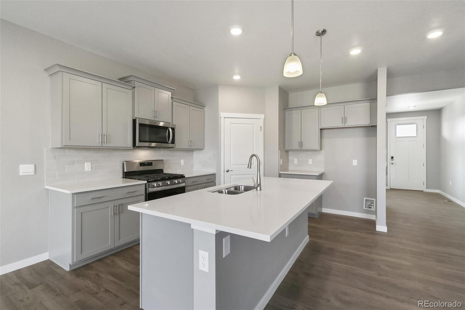 MLS Image #7 for 778 n clubview street,watkins, Colorado