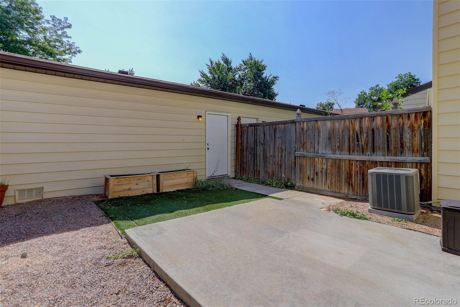 MLS Image #3 for 3551 s kittredge street c,aurora, Colorado