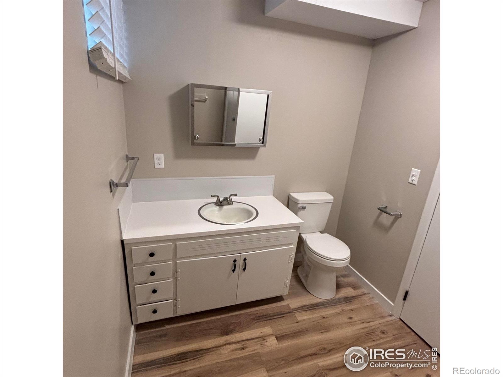 MLS Image #28 for 928 w lake street,fort collins, Colorado