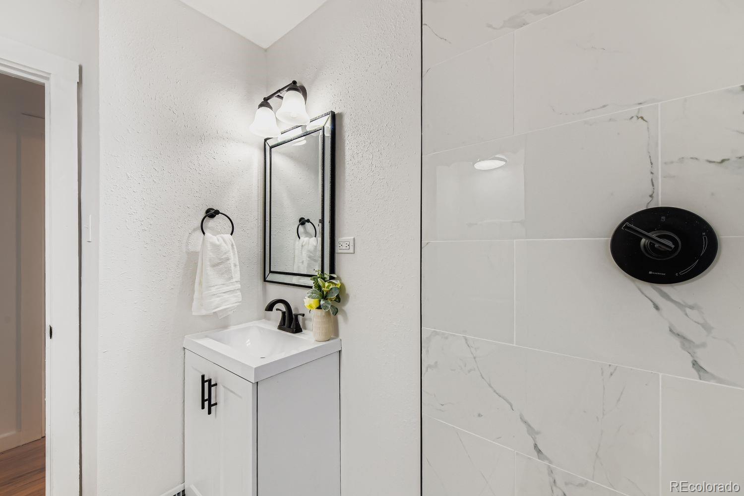 MLS Image #13 for 675 s quivas street,denver, Colorado