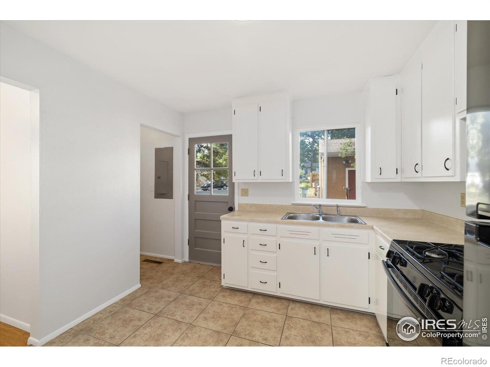 MLS Image #12 for 3102 e san miguel street,colorado springs, Colorado