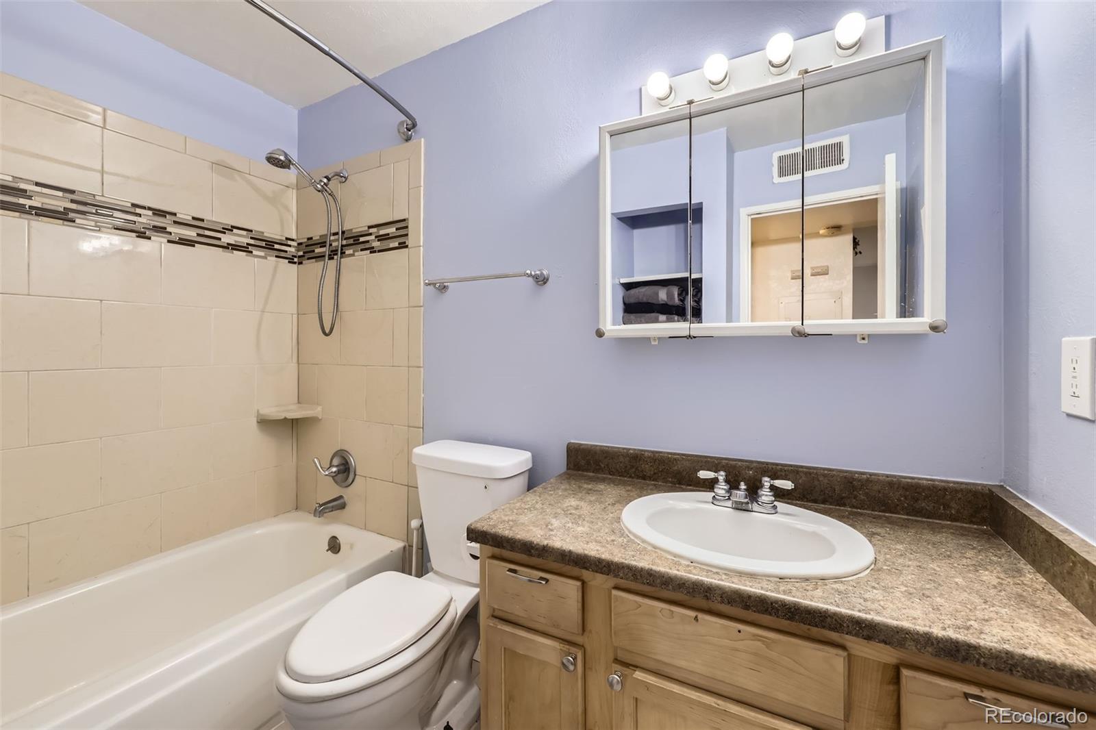 MLS Image #17 for 3663 s sheridan boulevard 14,denver, Colorado