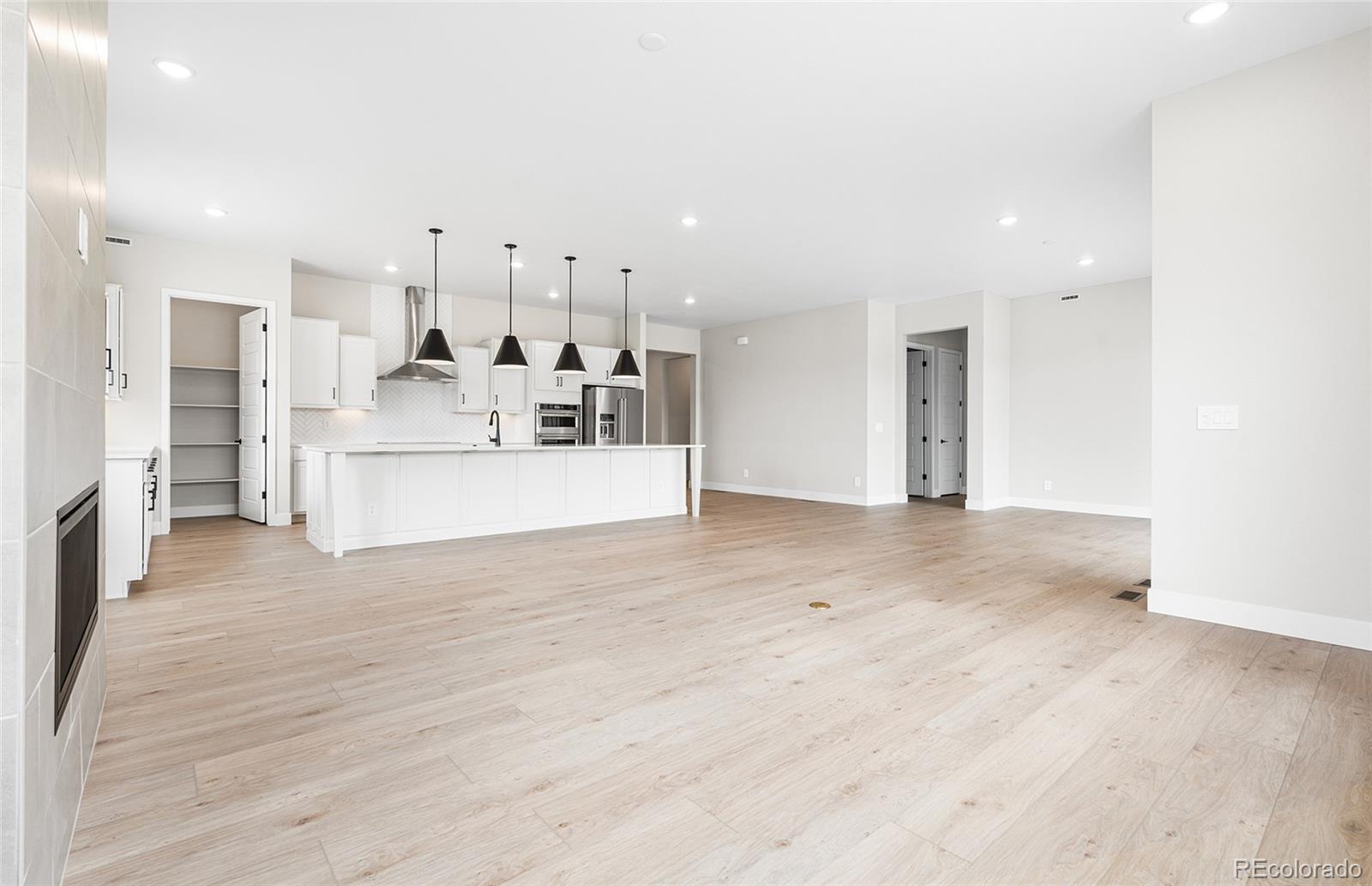 MLS Image #18 for 8831 s quemoy street,aurora, Colorado