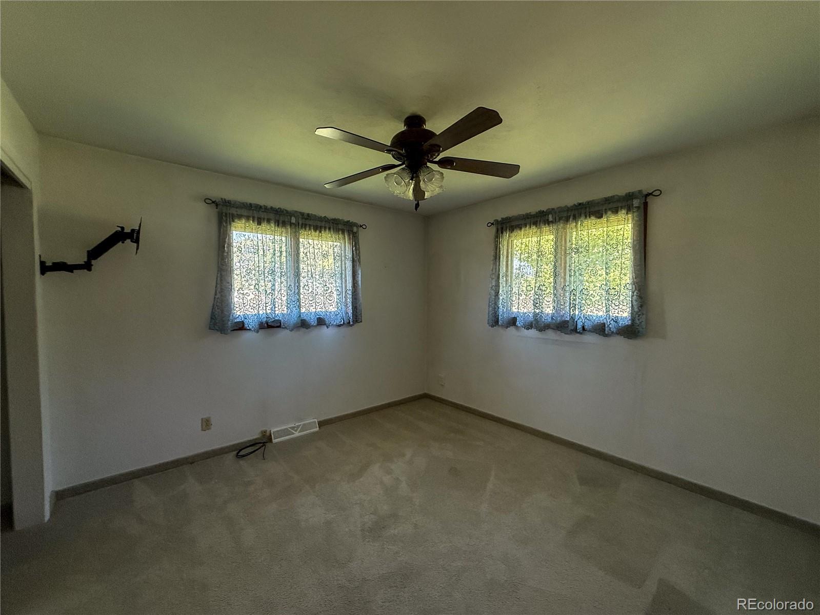 MLS Image #10 for 1300  elm street,burlington, Colorado